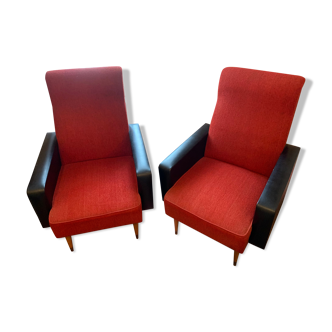 Pair of 50s and 60s chairs in black skai and red fabric