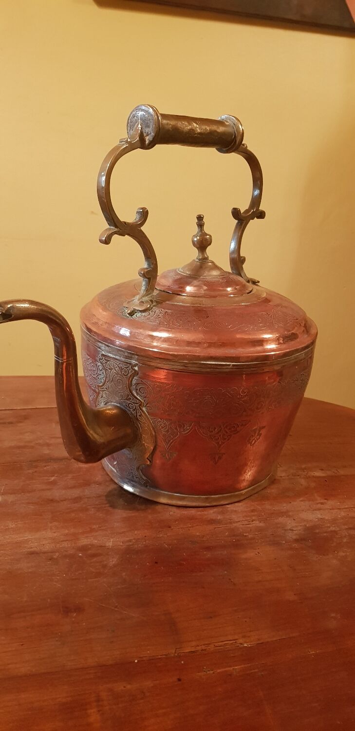 Large 19th century copper kettle.