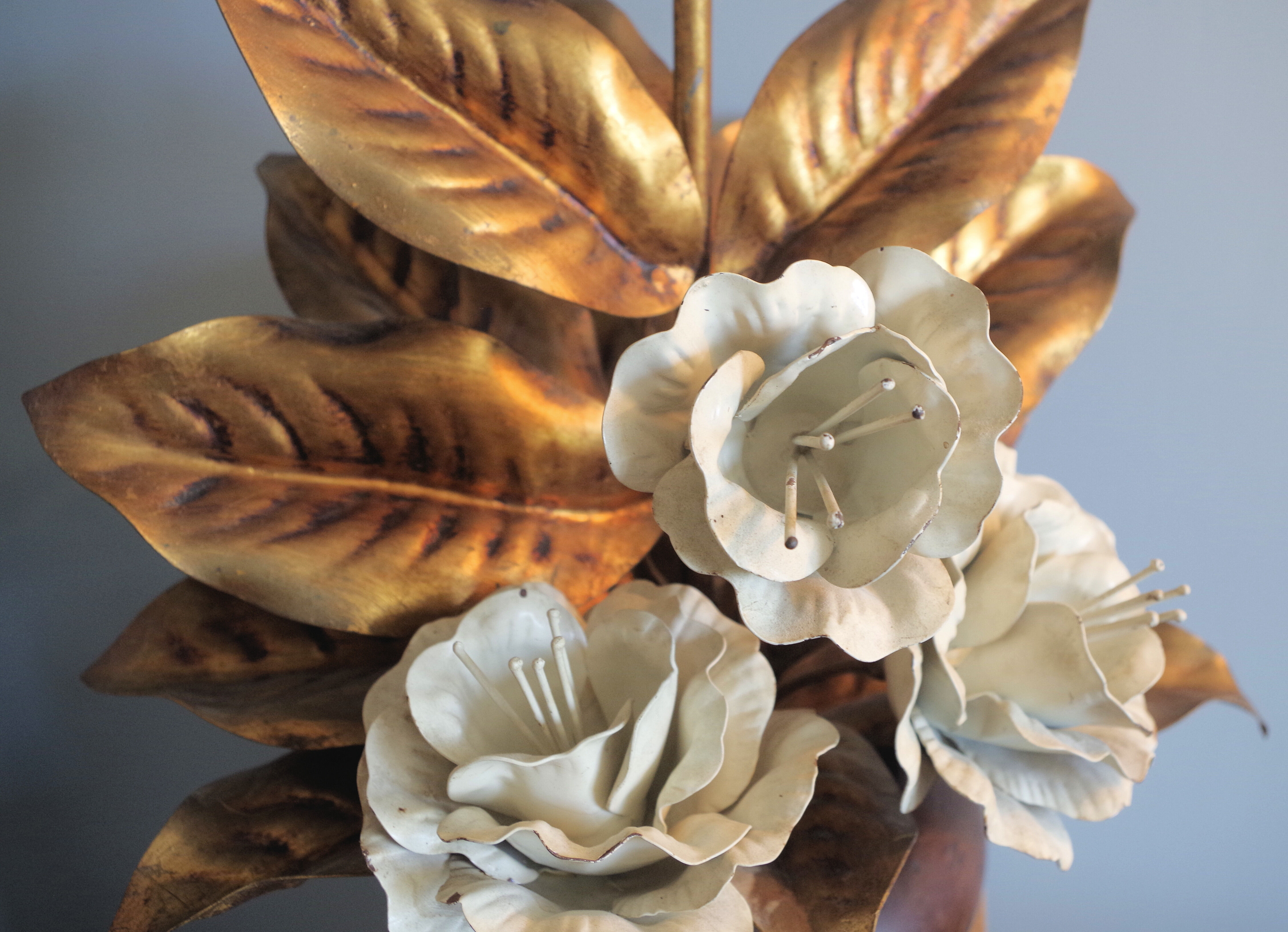 Flower lamp in golden brass 70s