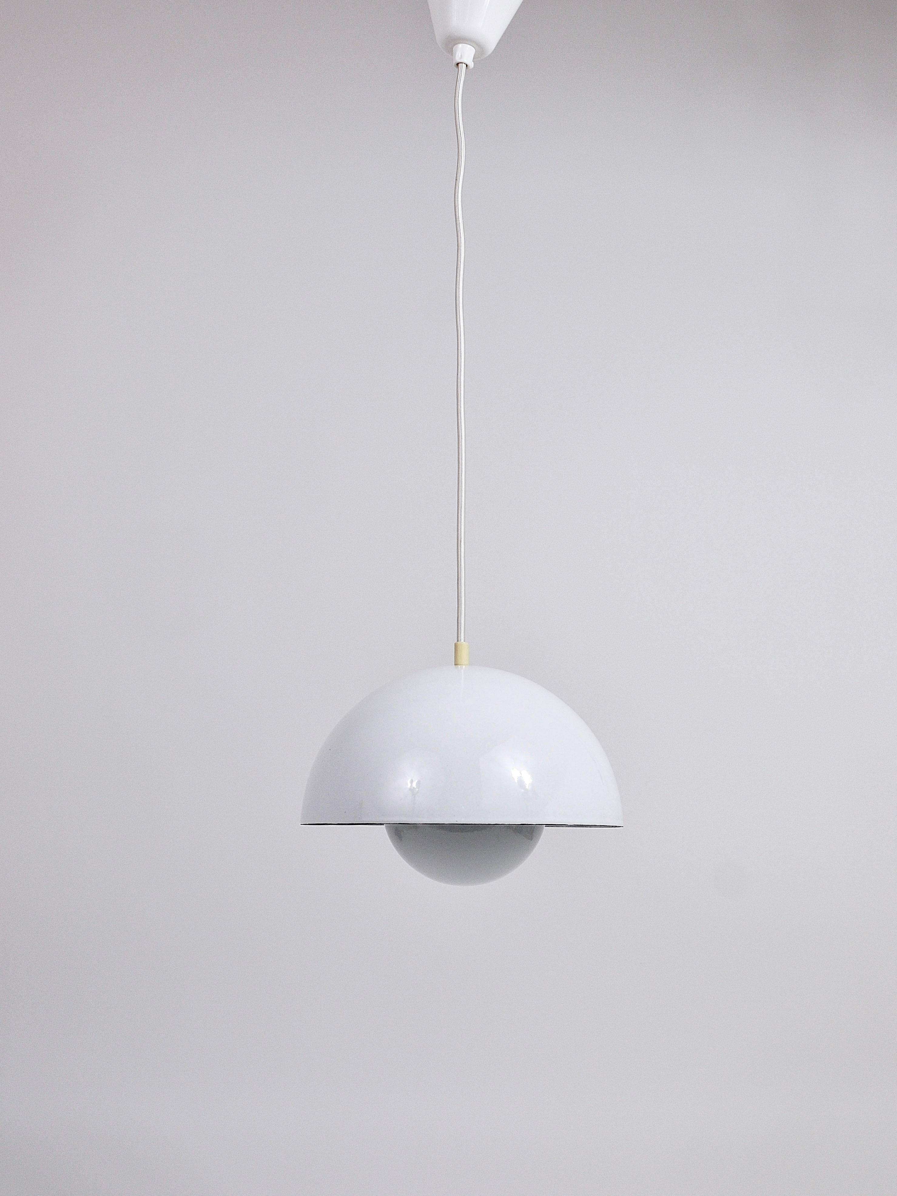 White Verner Panton flower pendant, Louis Poulsen, Denmark, 1969