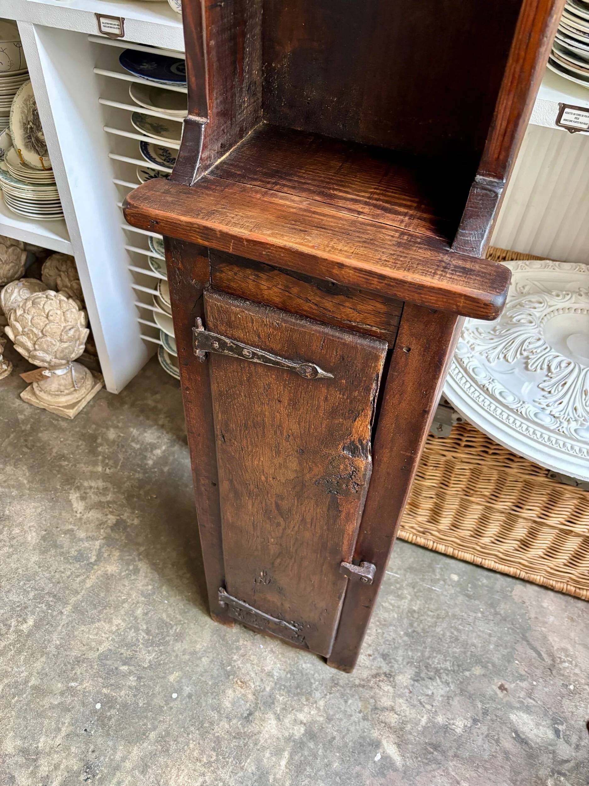 Meuble de rangement en bois foncé - XVIIIème