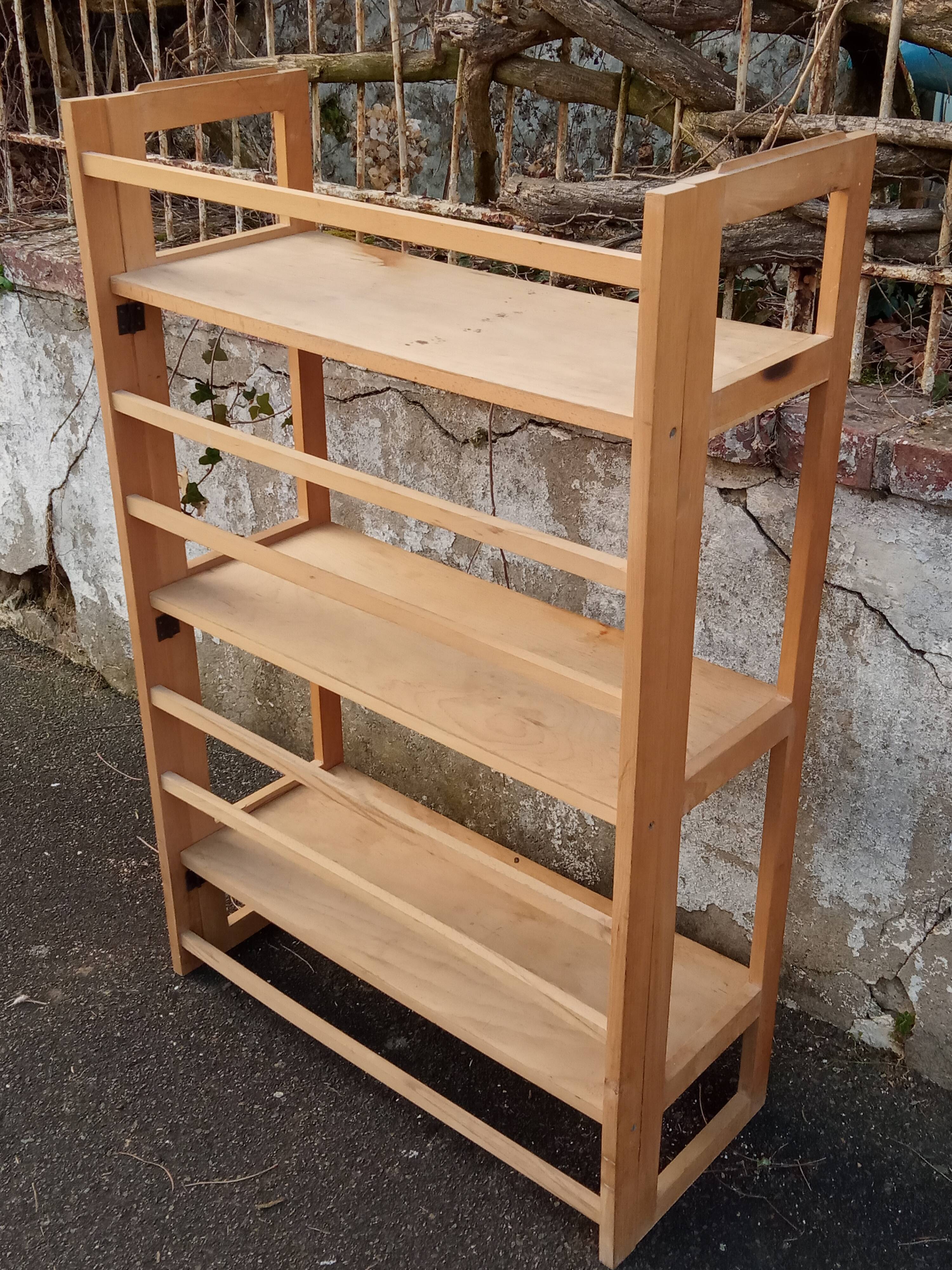 Folding bookseller's shelf