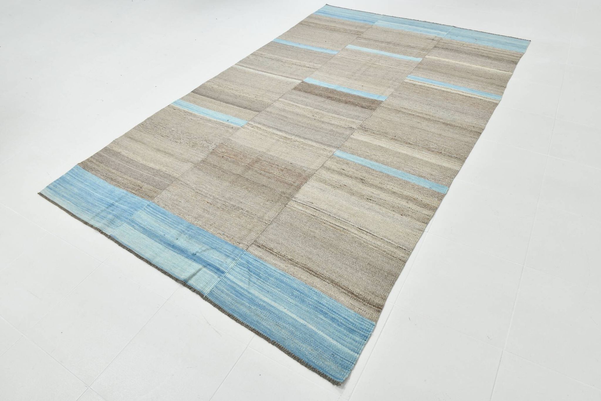 Tapis kilim vintage fait main beige et bleu, style scandinave naturel