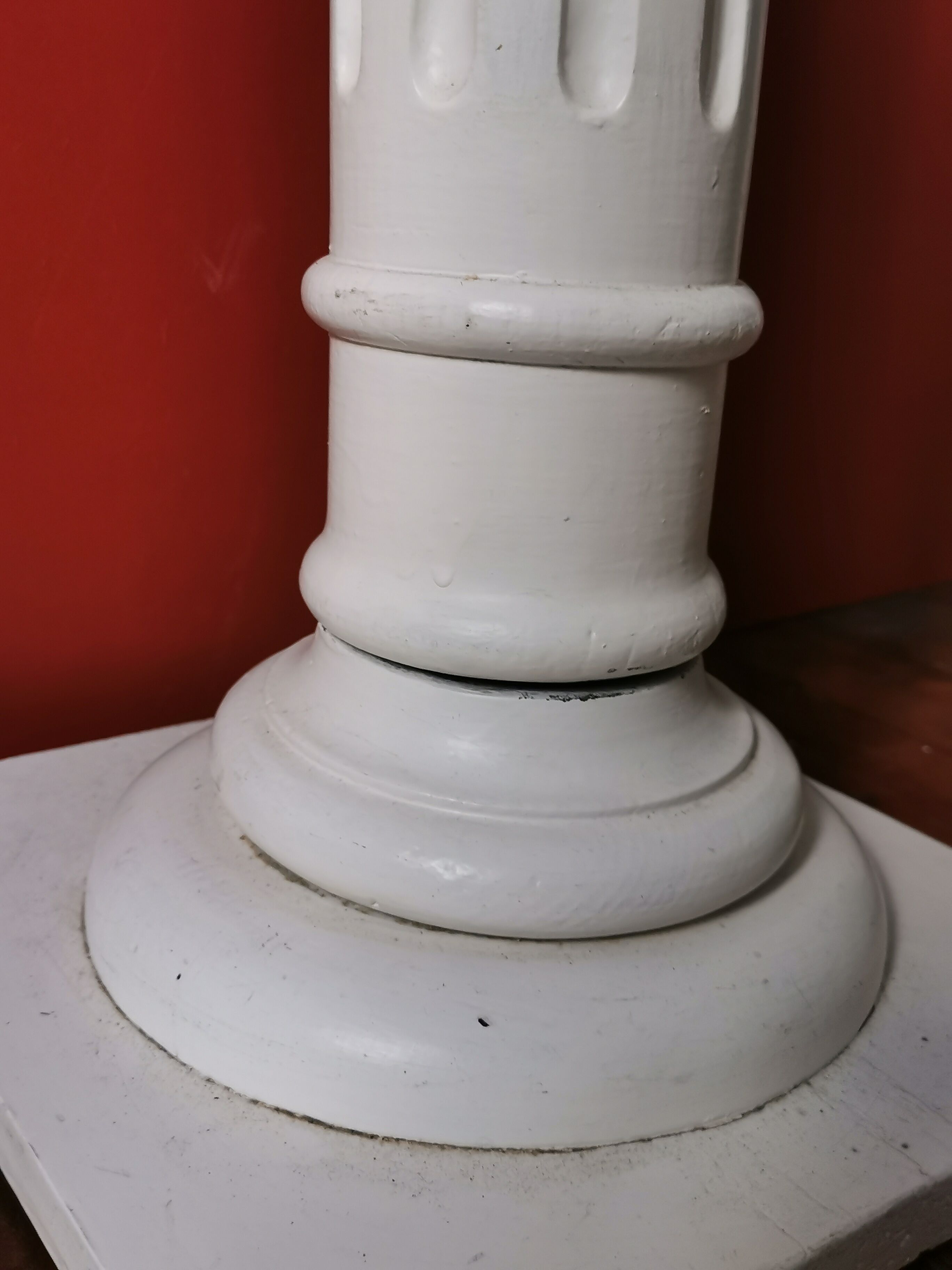 Colonne dorique ancienne en bois