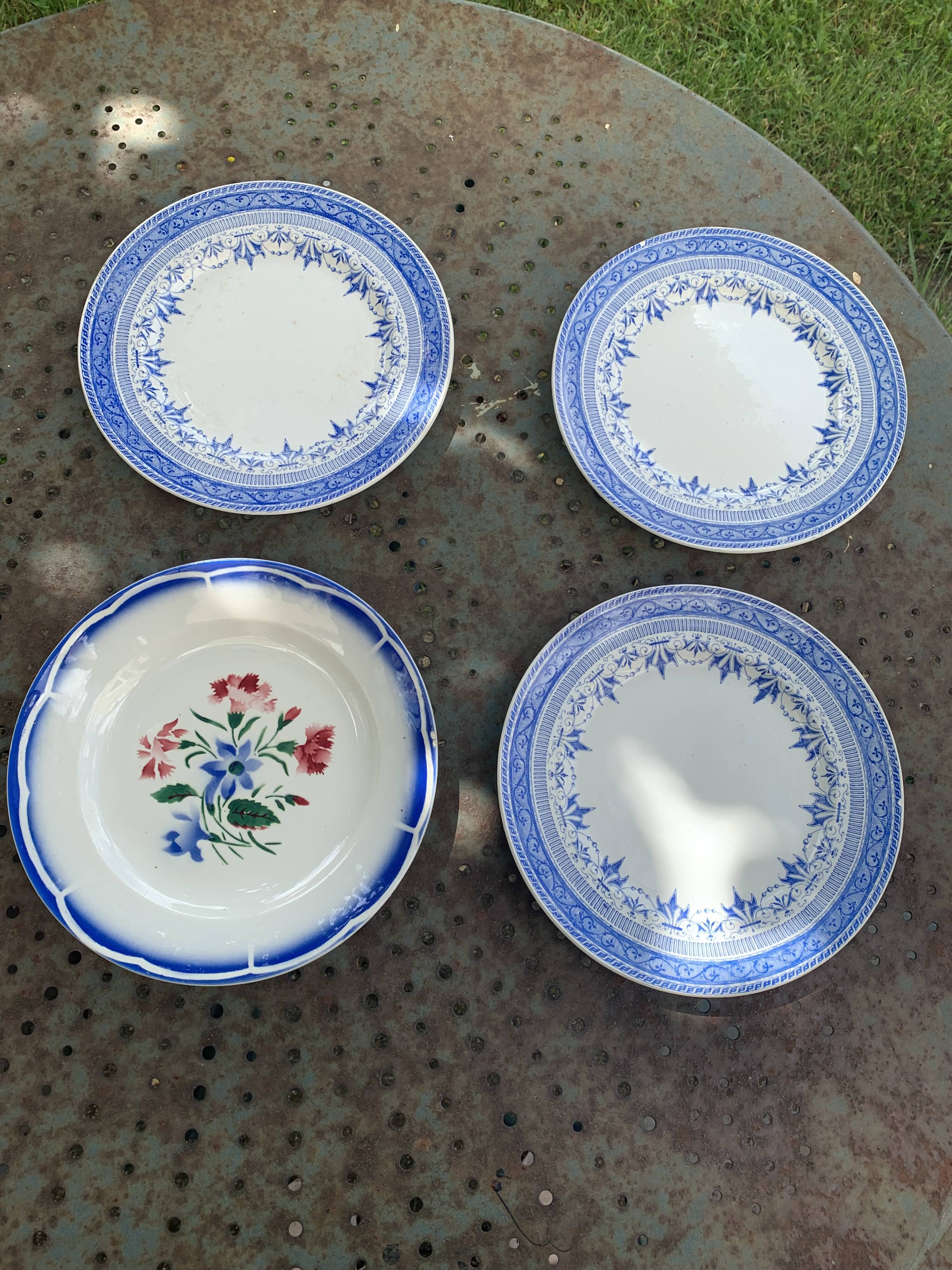 4 flat plates Gaulois model, Creil and Montereau and Elorn, Digoin Sarreguemines, collector