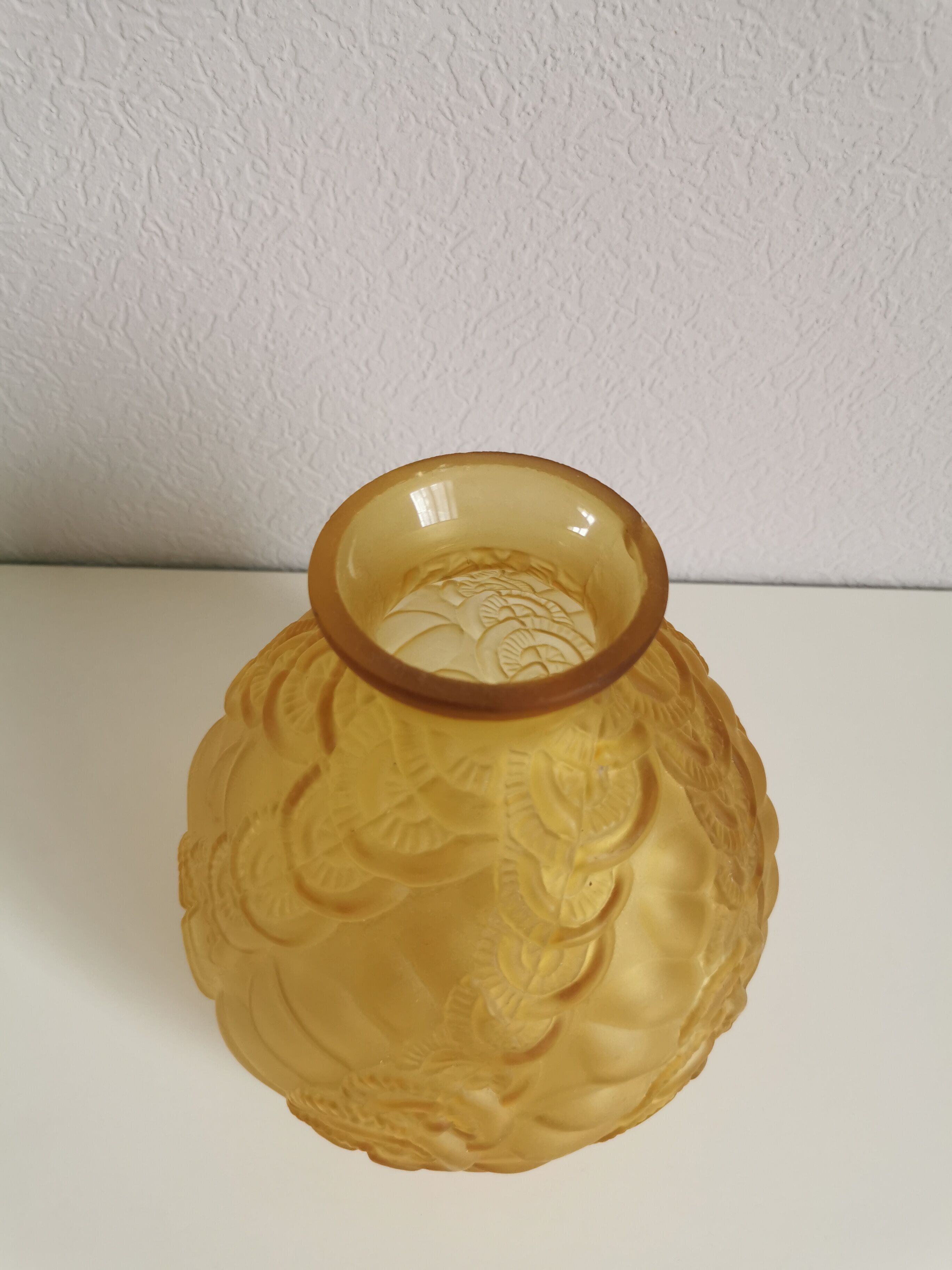 Vase frosted glass ball