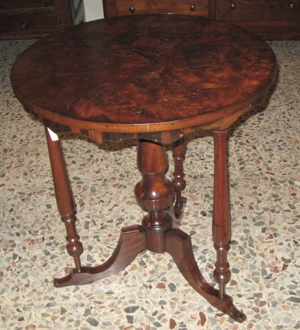 Antique English round table. Petite table ronde anglaise