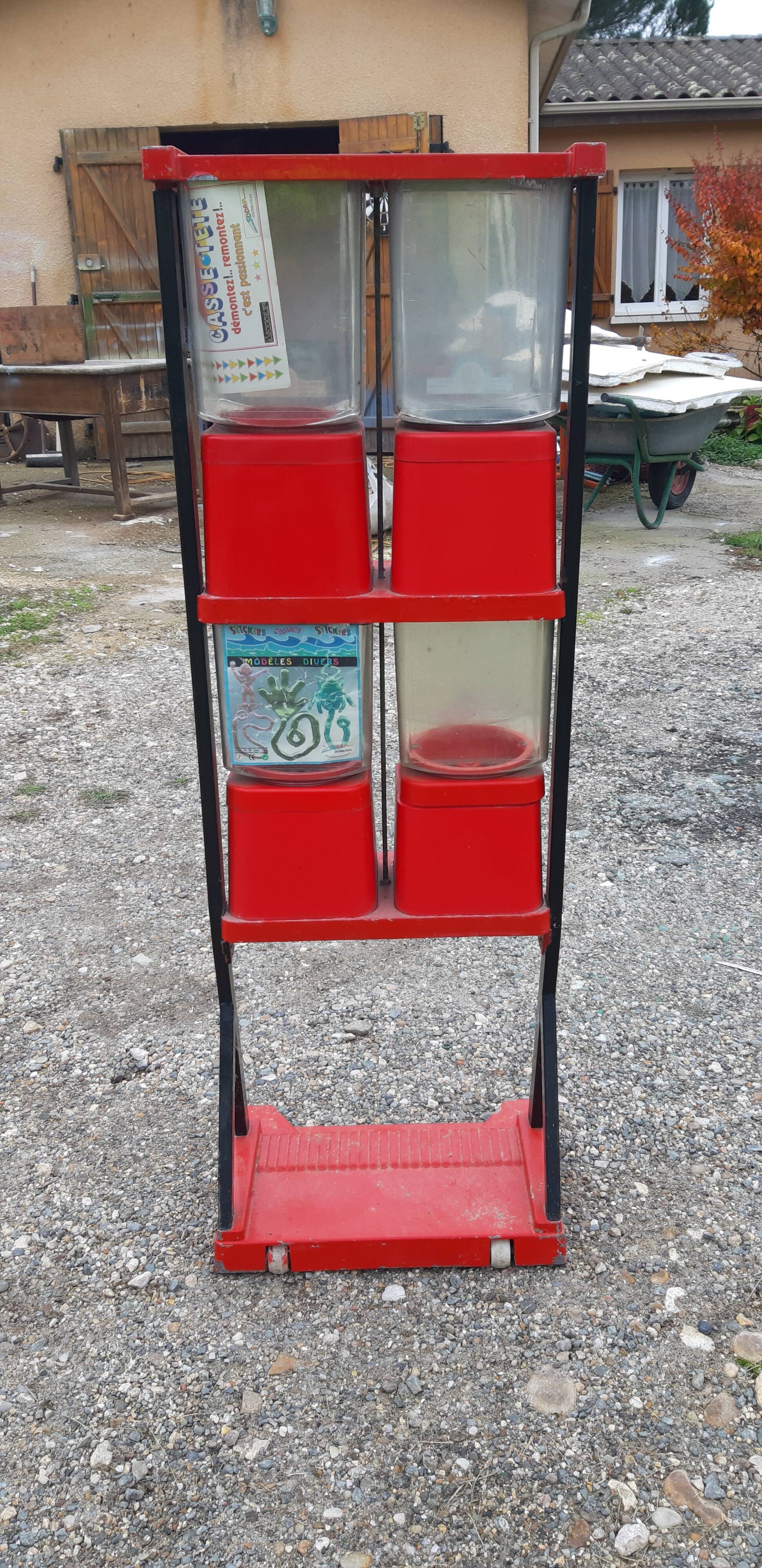 Brabo candy dispenser