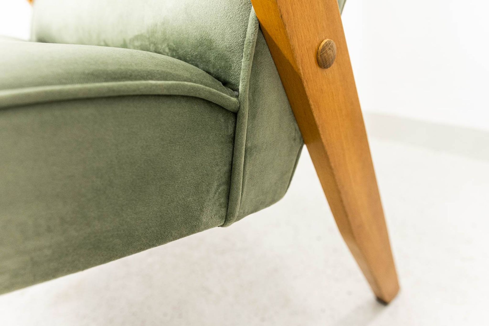 Mid-Century armchairs by Edmund Homa Gfm 18, Poland, 1960s, set of 2