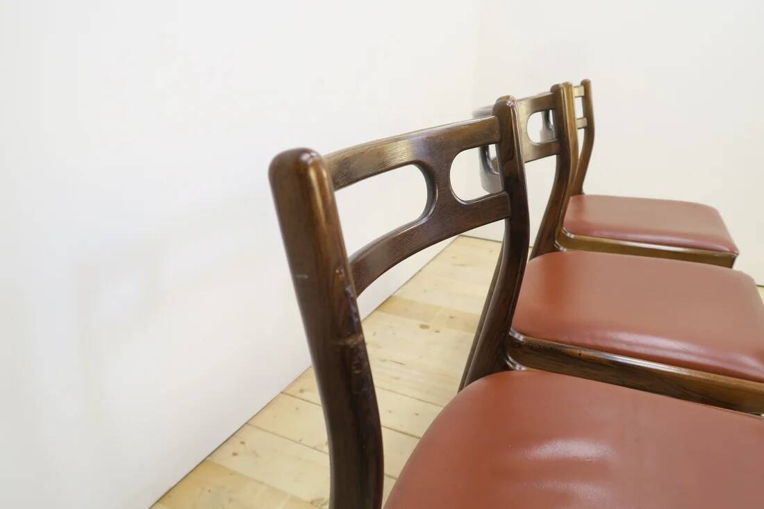 Dining room set in rosewood with table and 4 chairs, 1960s.