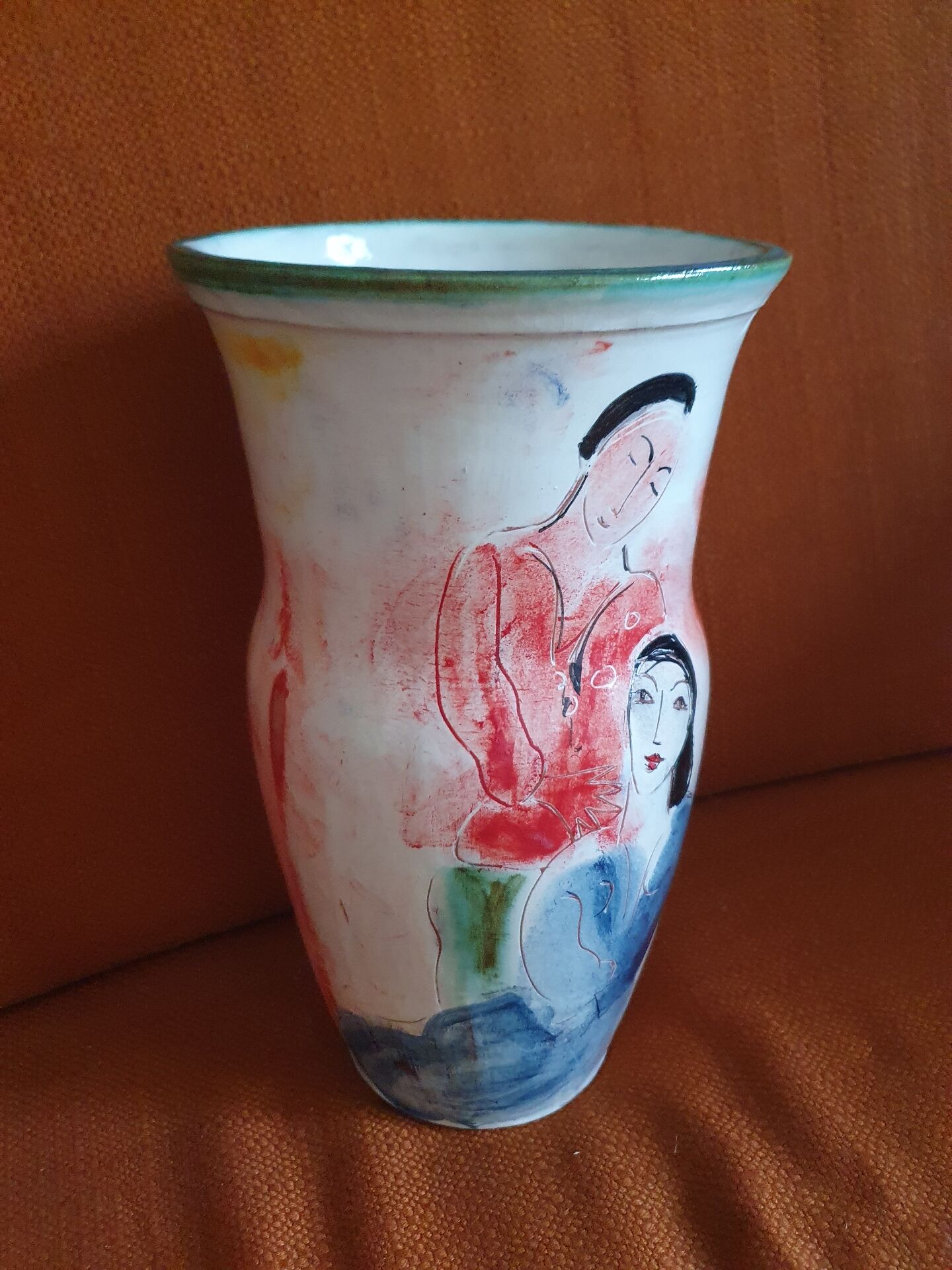Beautiful vase by the ceramicists Pierre and Florence Scheyvaerts in Thoiras.