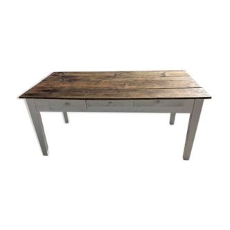 Farm table