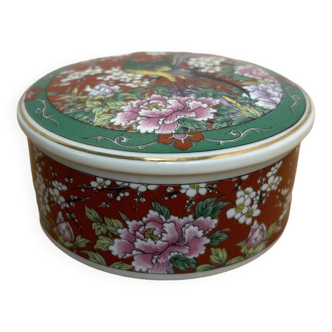 Small Japanese porcelain box
