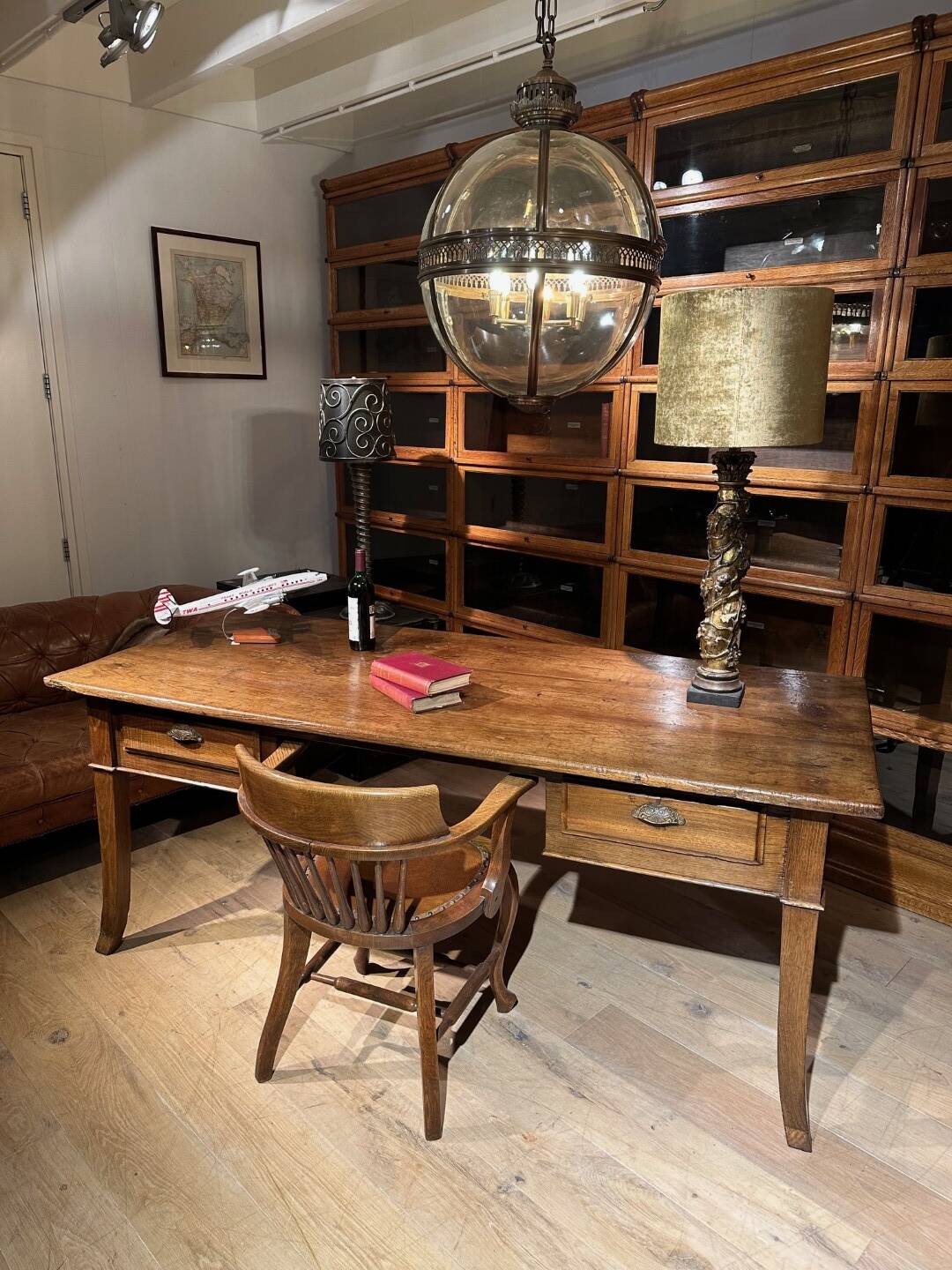 French antique writing table