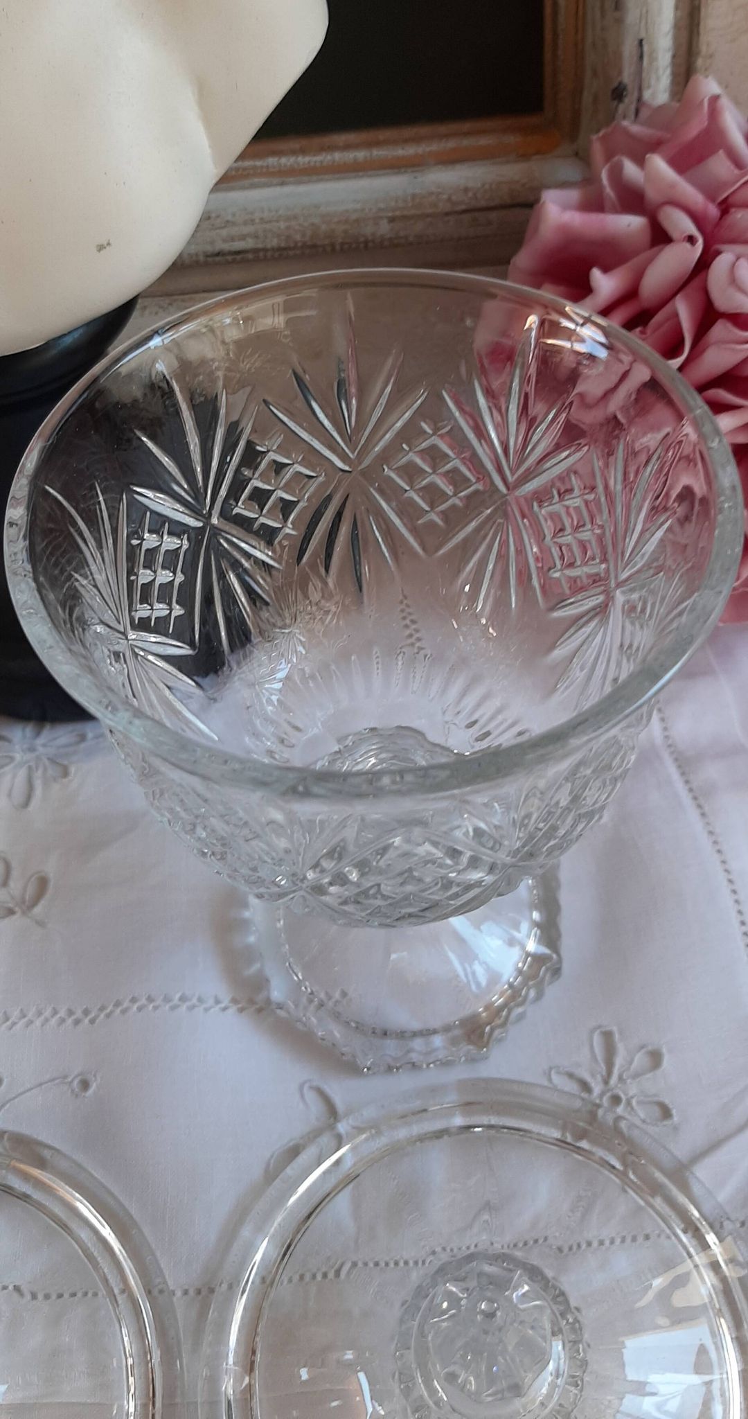 Crystal pot