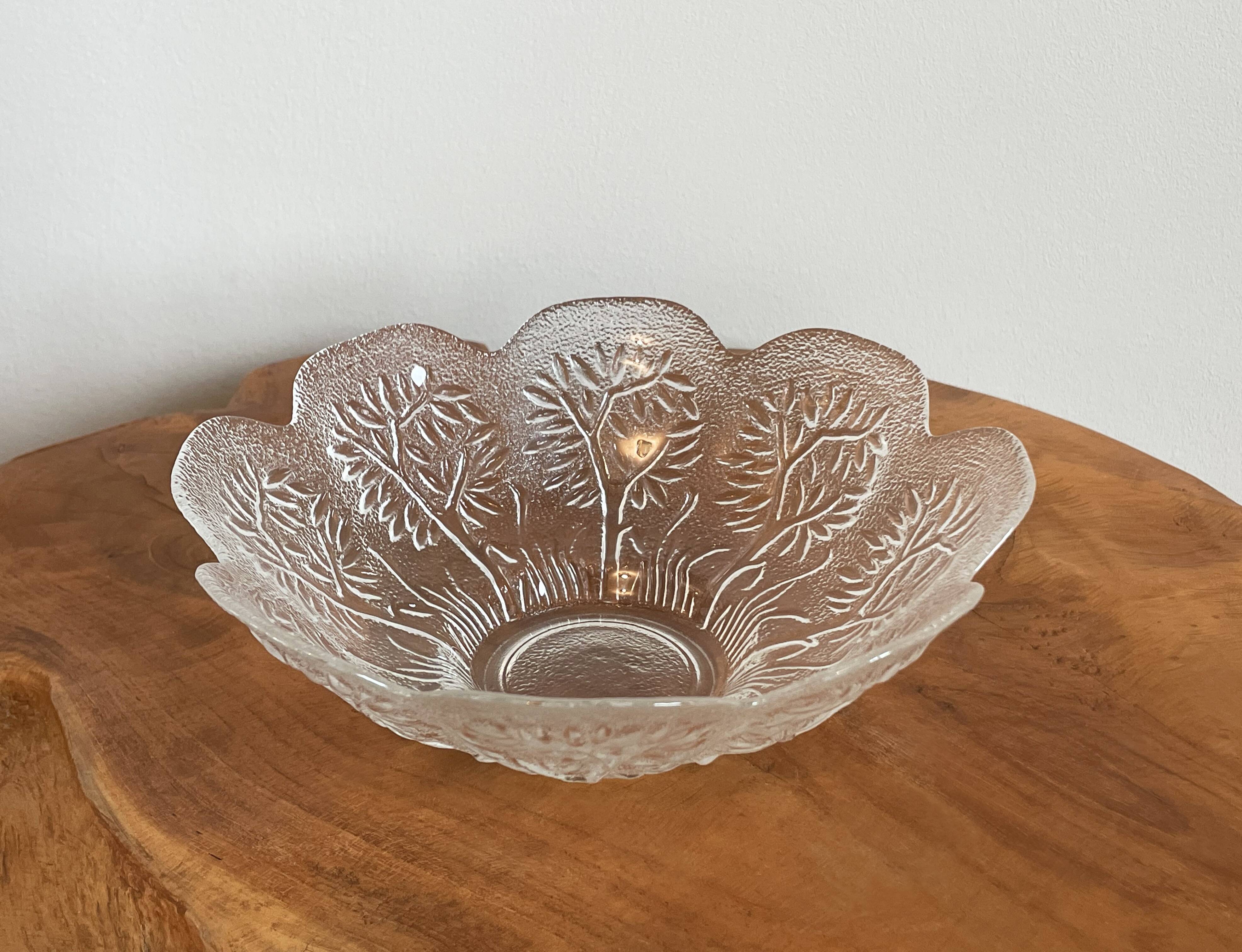 East German (GDR, probably Lausitzer) Crystal Glass Serving Bowl with Tree Motif