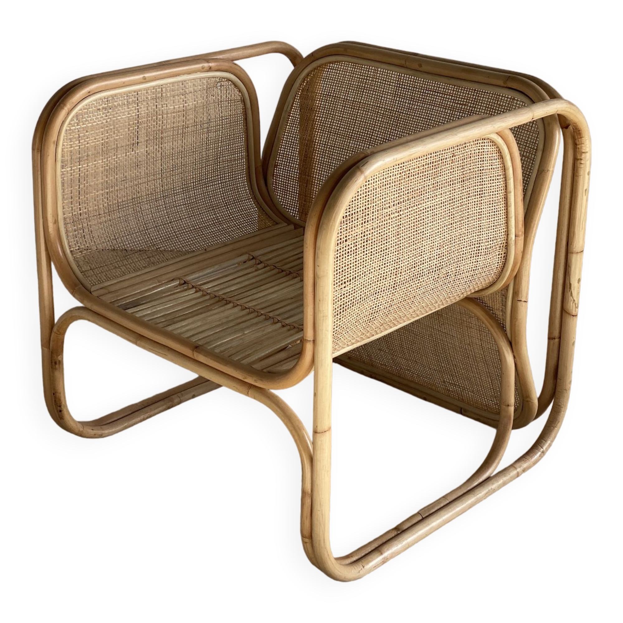Amsterdam rattan armchair with U-shaped armrest, squared canework
