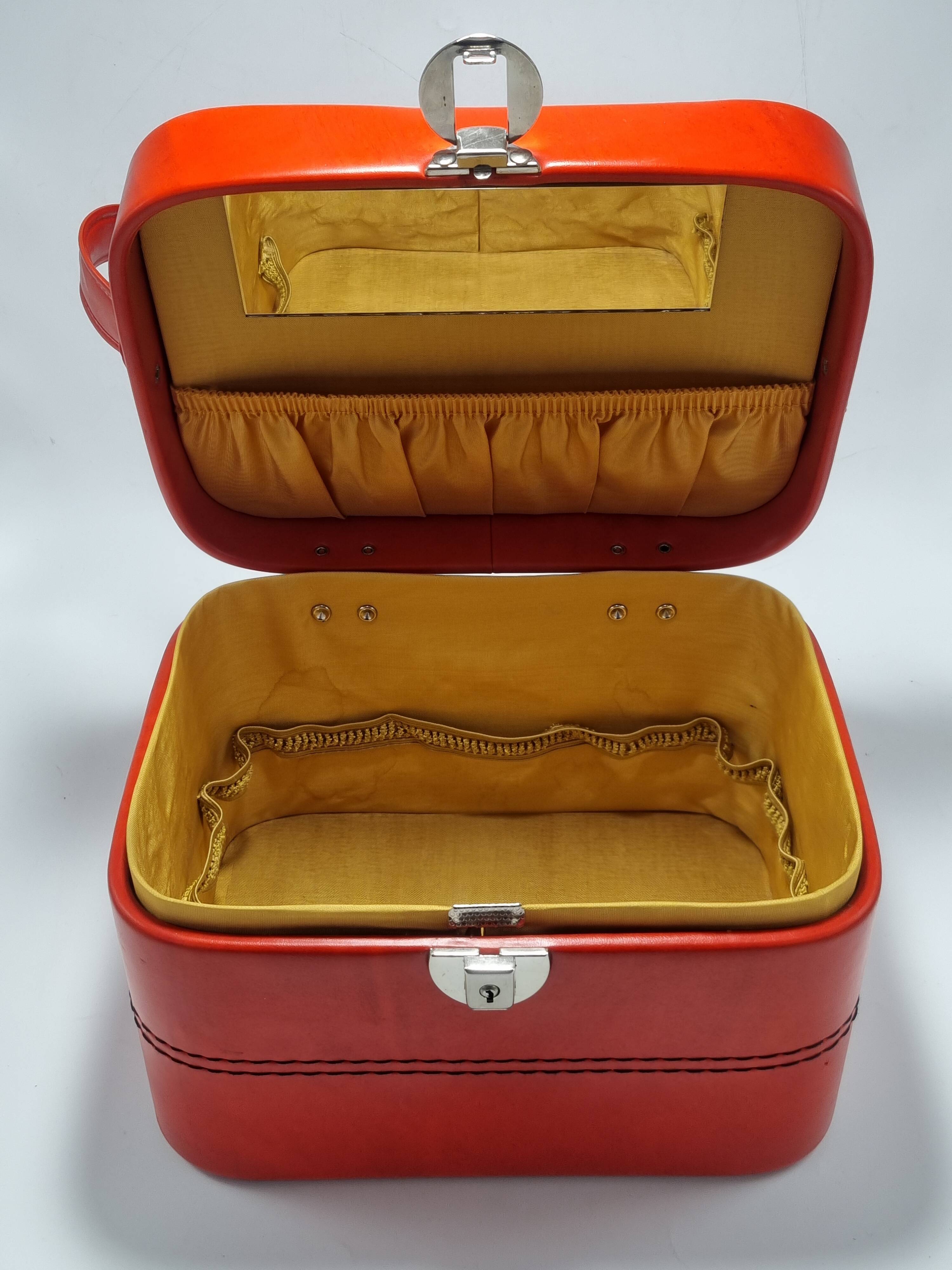 Vanity case