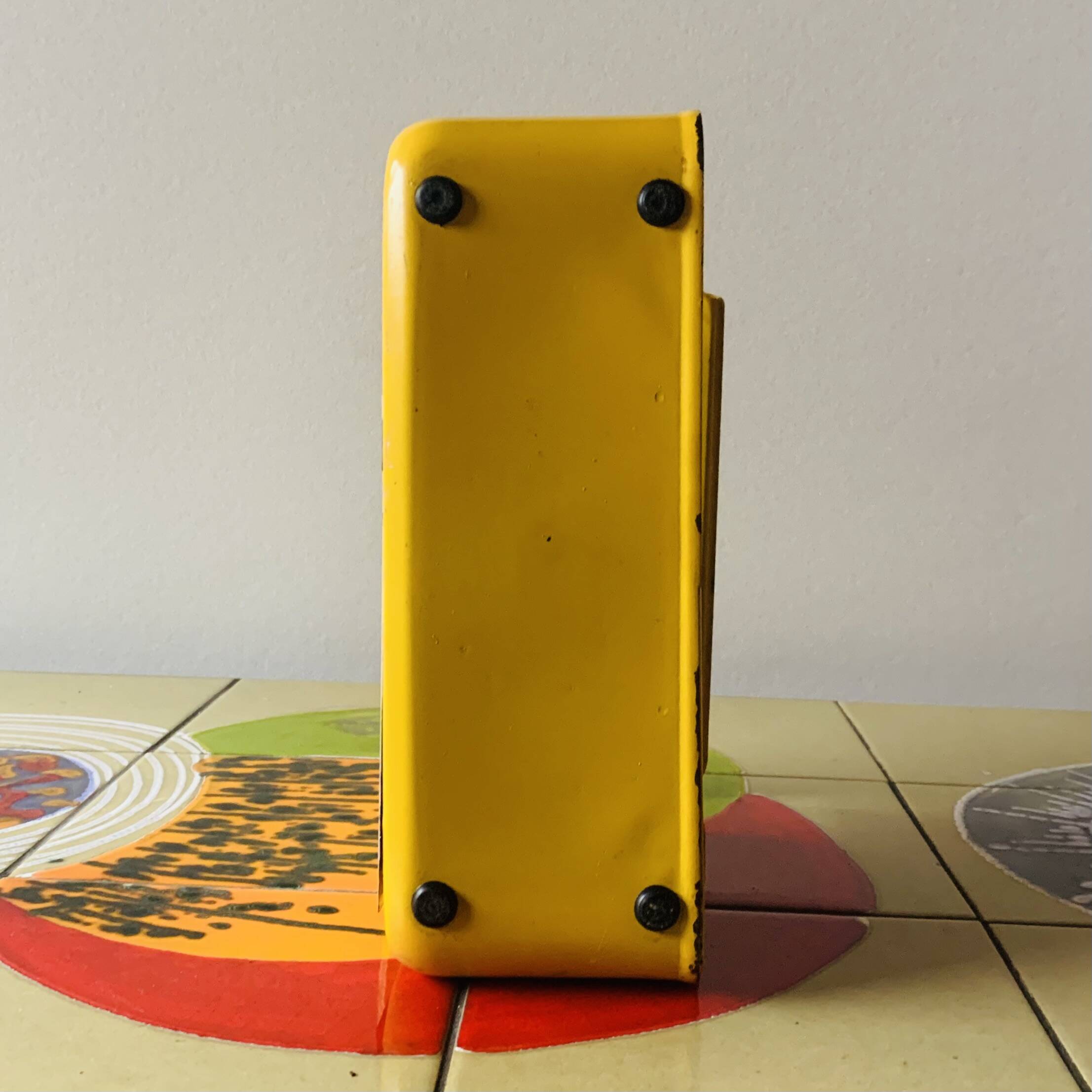 Stube - old household scale in yellow enameled metal - force 10