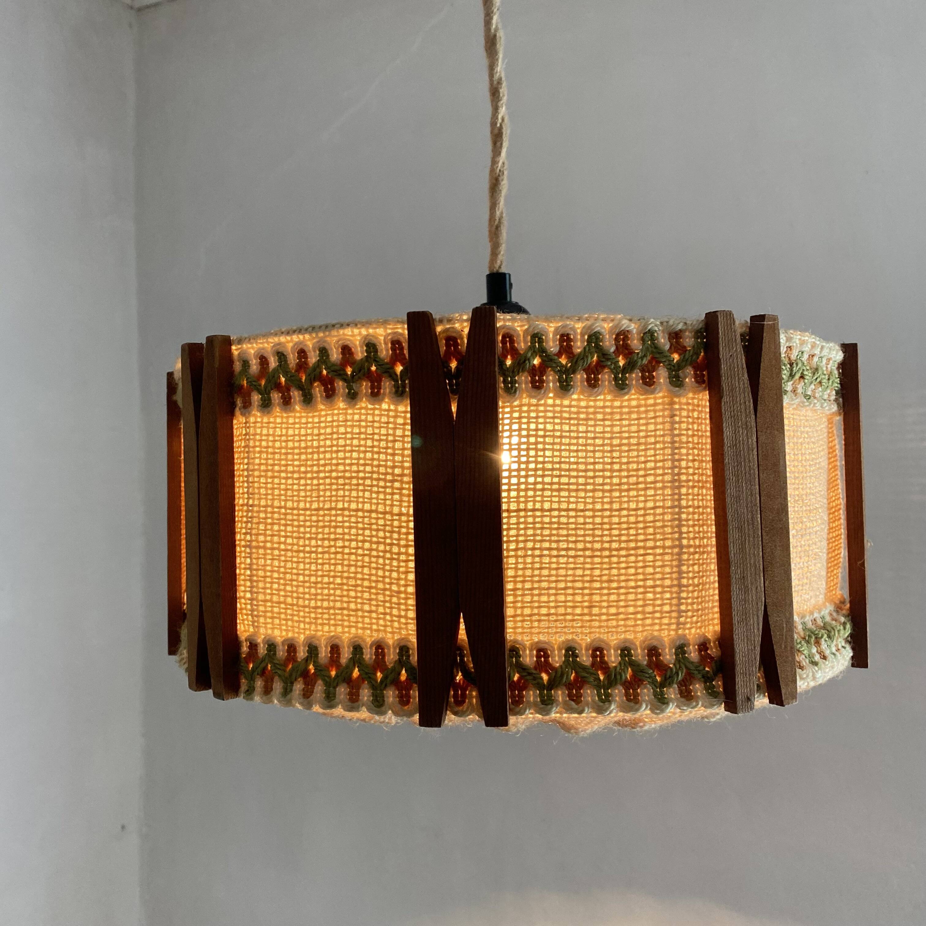 Abat jour scandinave à suspendre en bois et jute