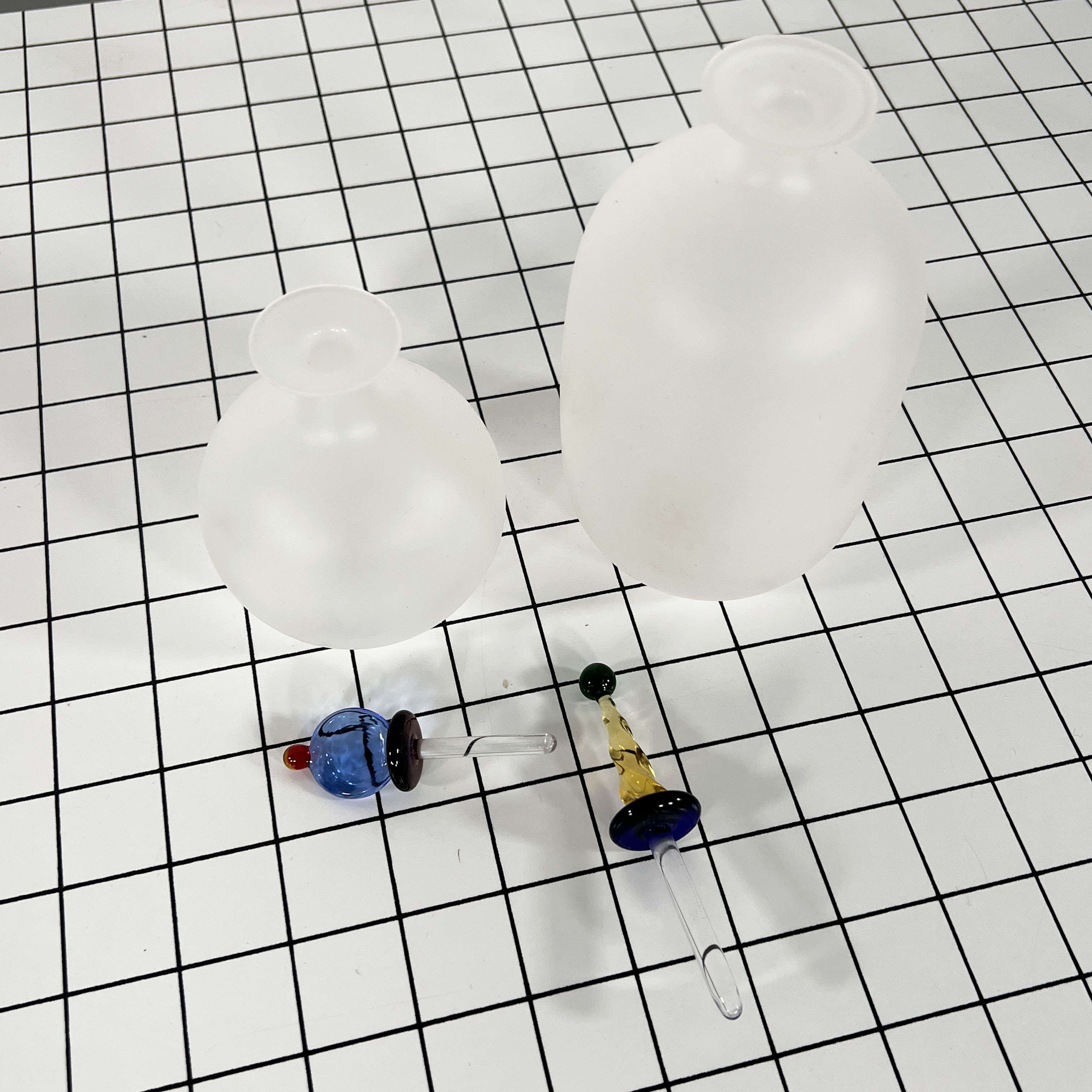 Pair of Italian vials made of murano glass, 1970s