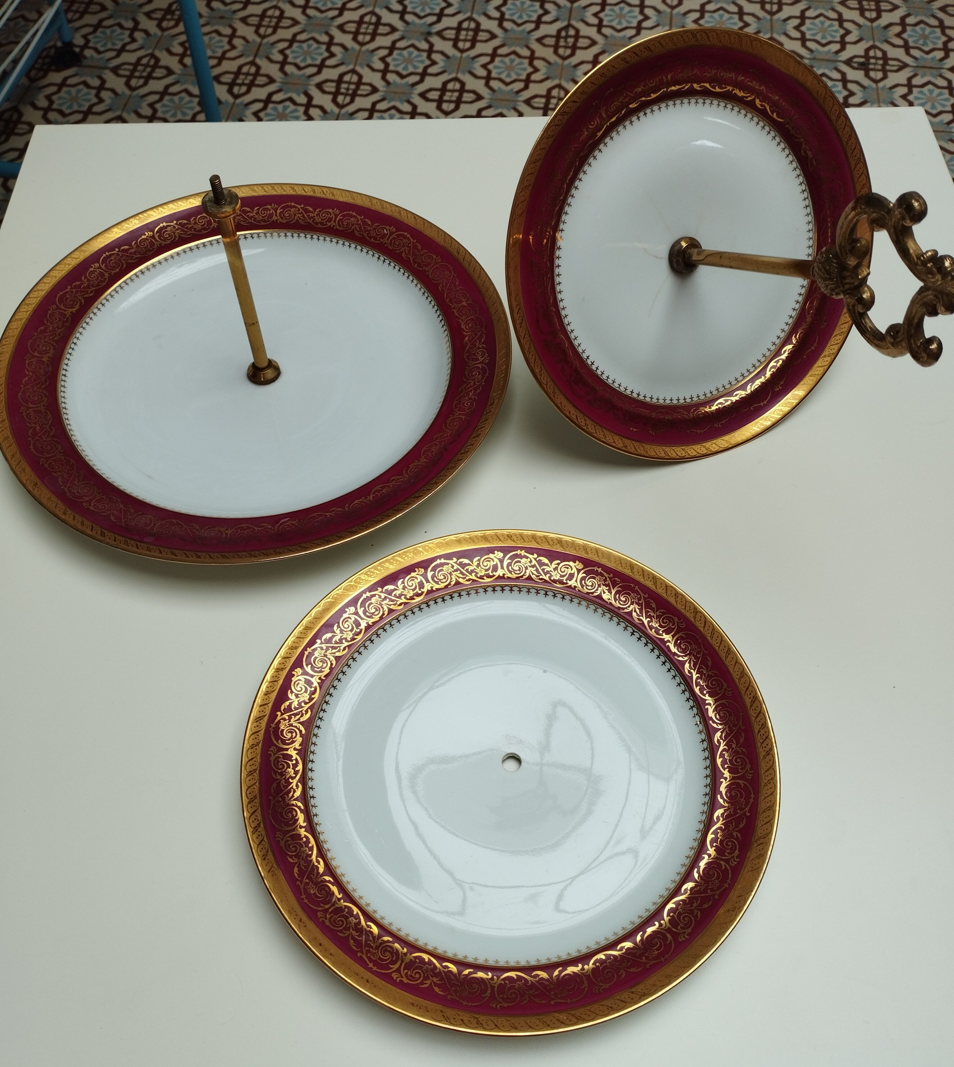 Cake servant 3 floors in Limoges porcelain