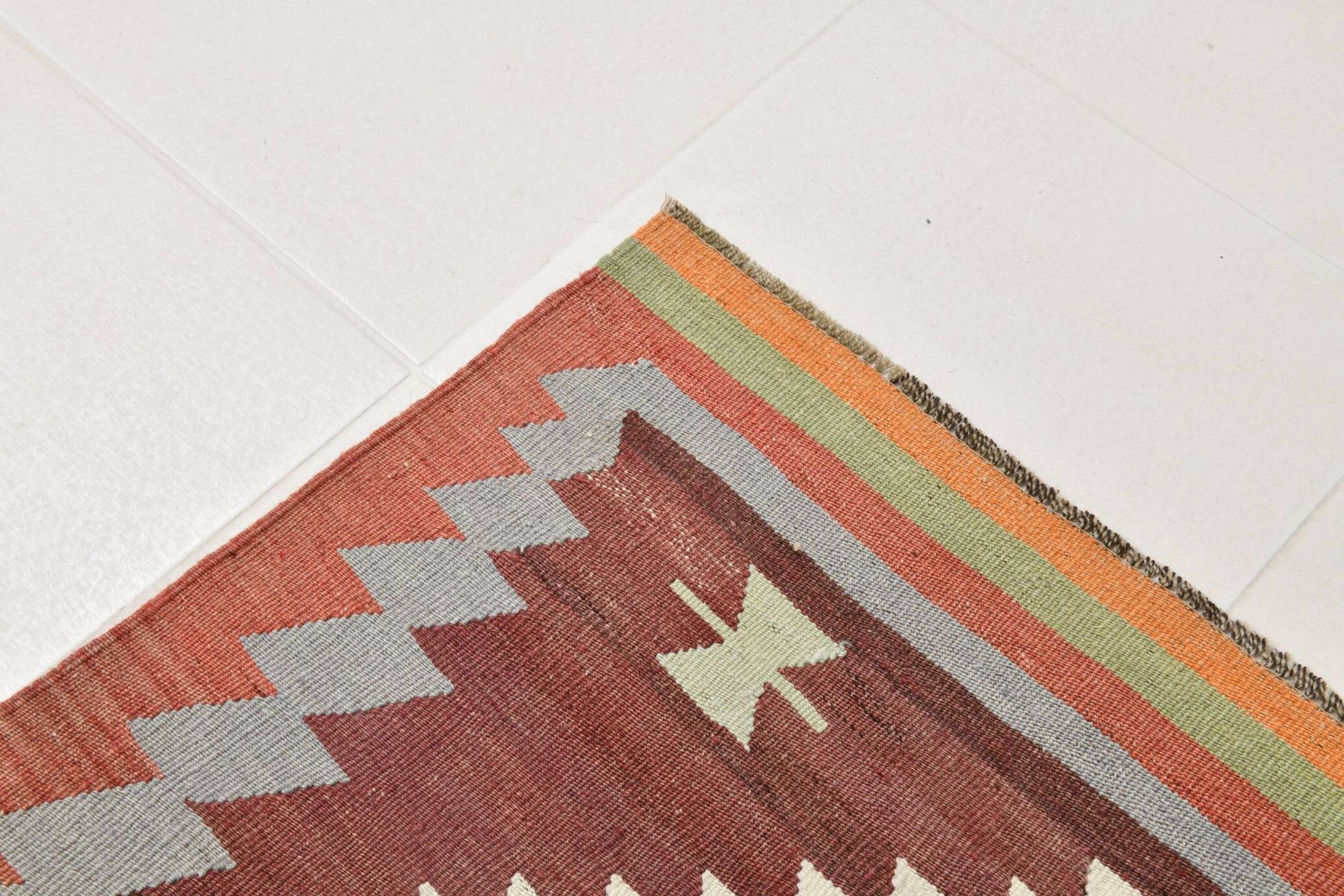 Tapis Kilim tribal vintage rouge foncé vert 5x10