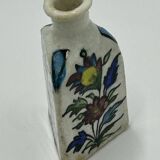 Flacon trilobe en faïence émaillée , Perse , Iznik, 19ème siècle