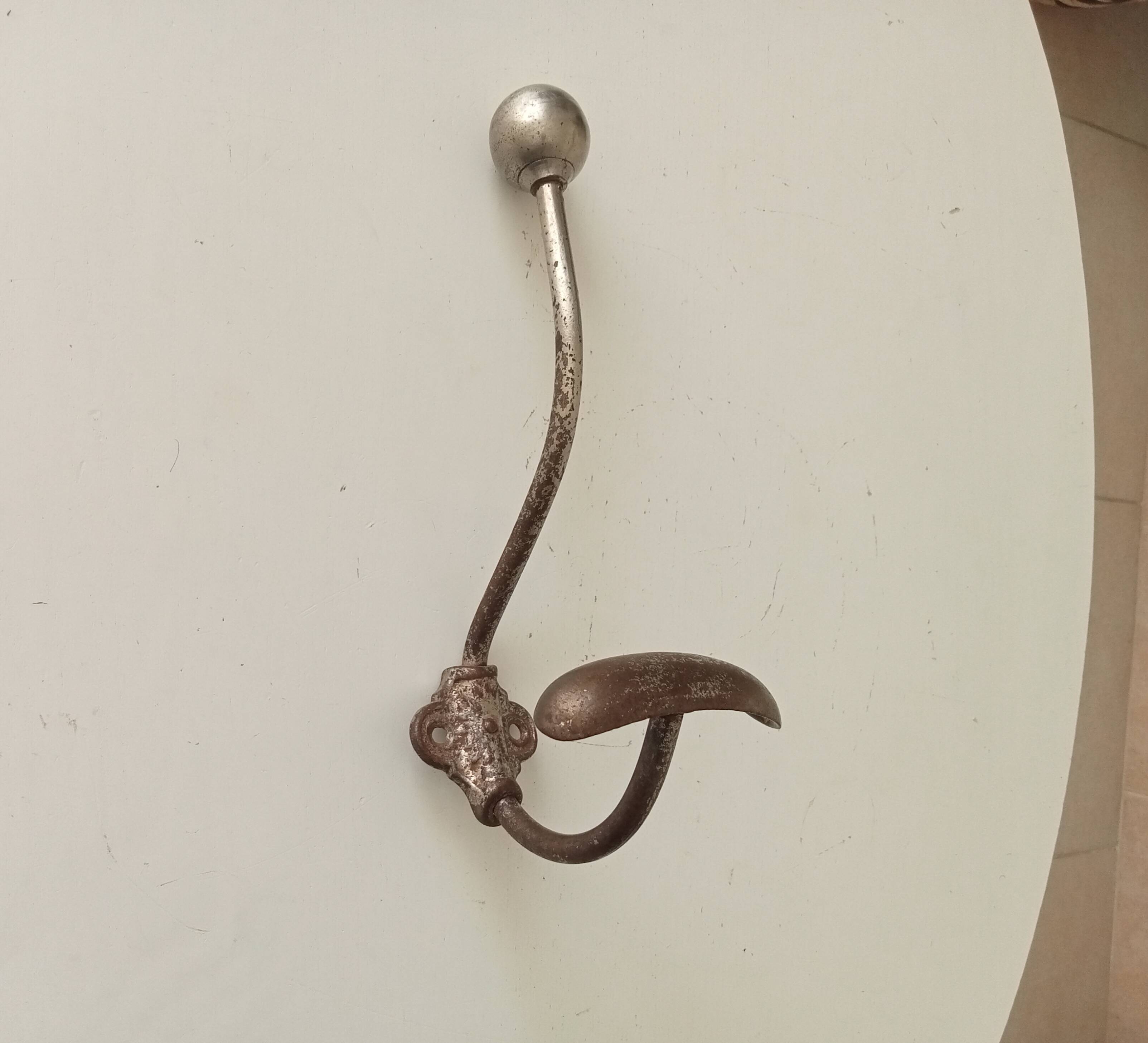 Patère porte manteau mural ancien en acier