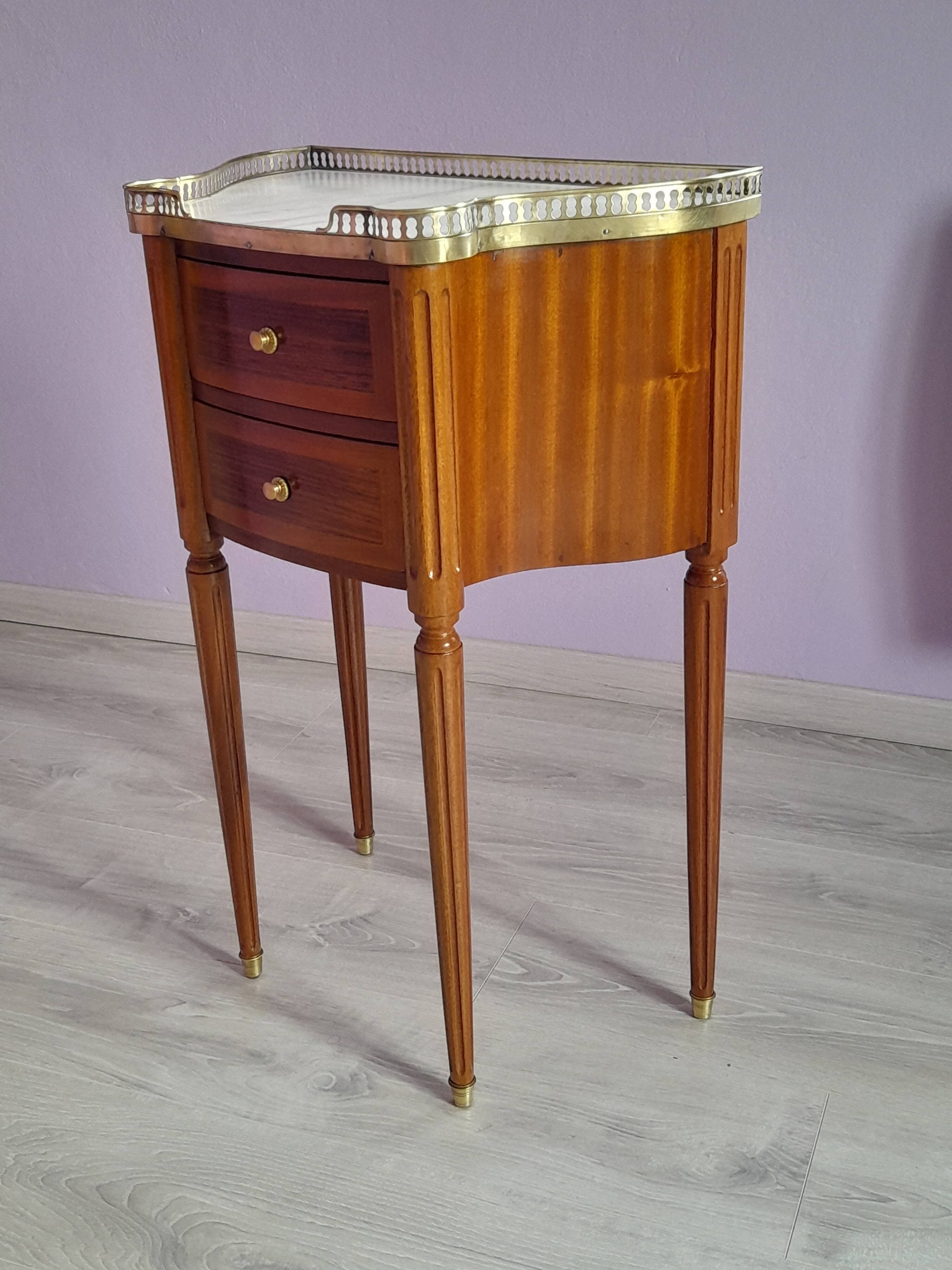 Meuble d'appoint Louis XVI -  19 ème siècle