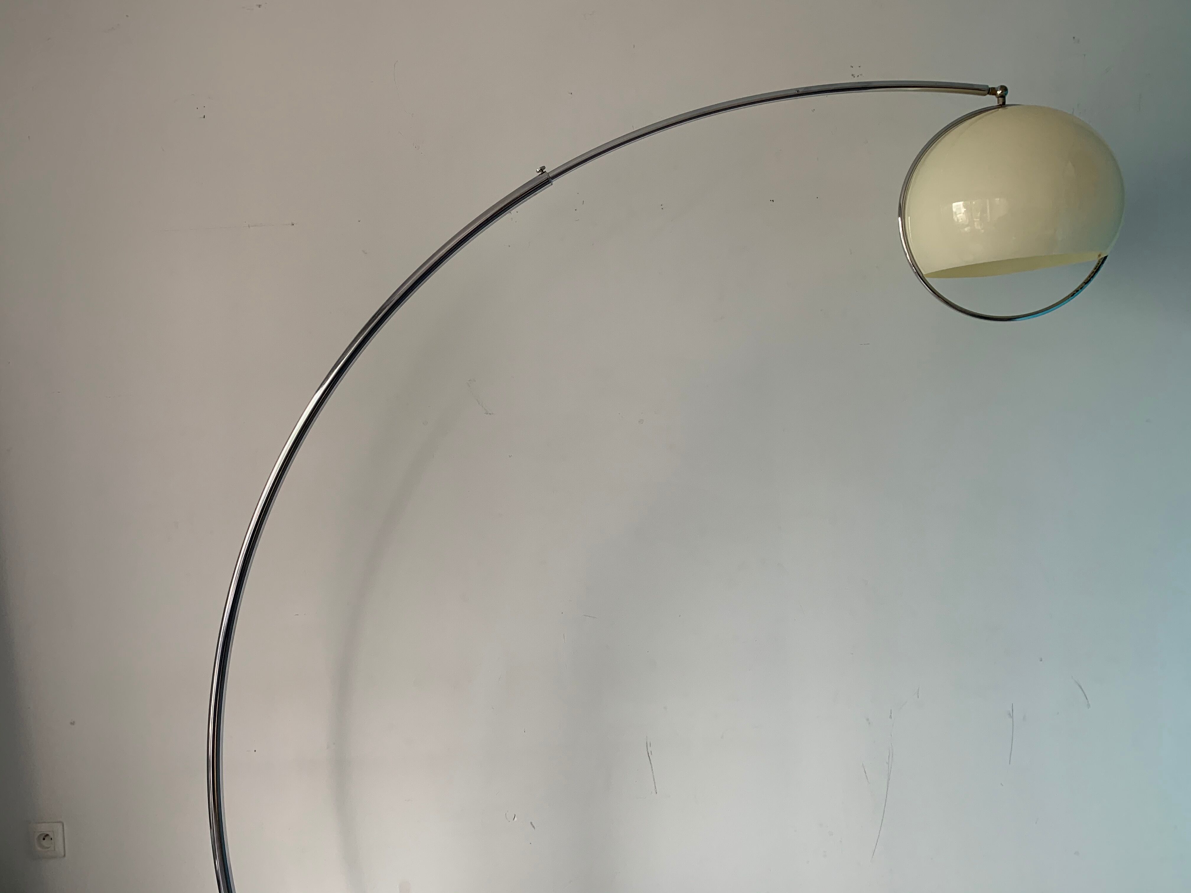 Harvey Guzzini adjustable arc lamp 1960