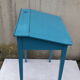 Pupitre écolier bleu  avec emplacement encrier