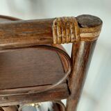 Corner shelf in rattan