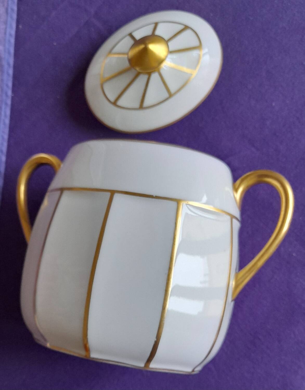 Sugar bowl or candy dish