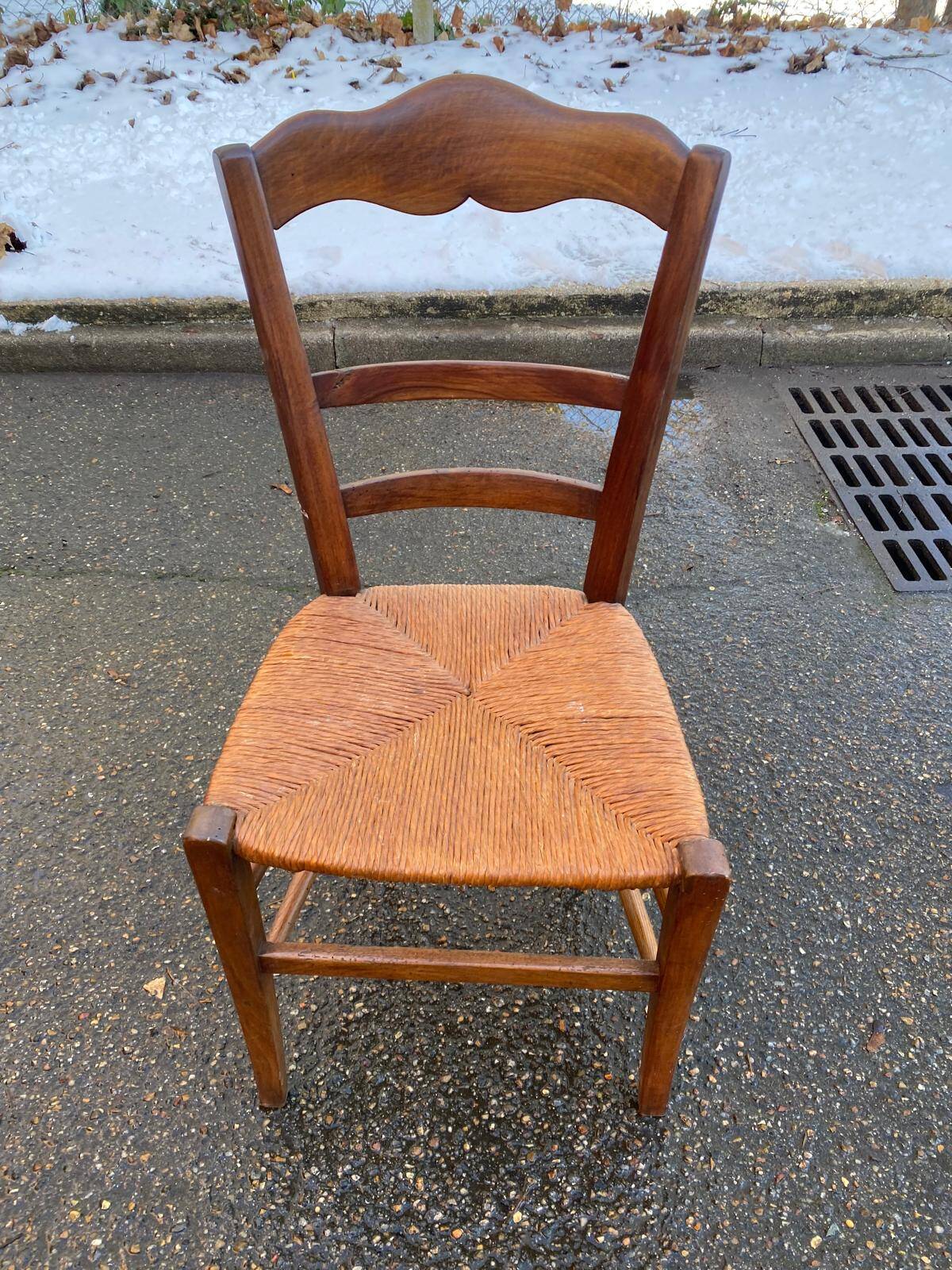 Solid wood dining chair with straw seat 85cm