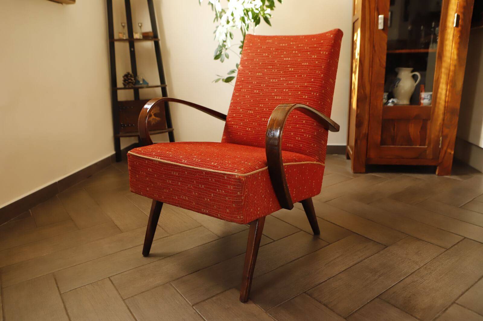 Retro armchair – Iconic Czechoslovak design from the 1960s – TON