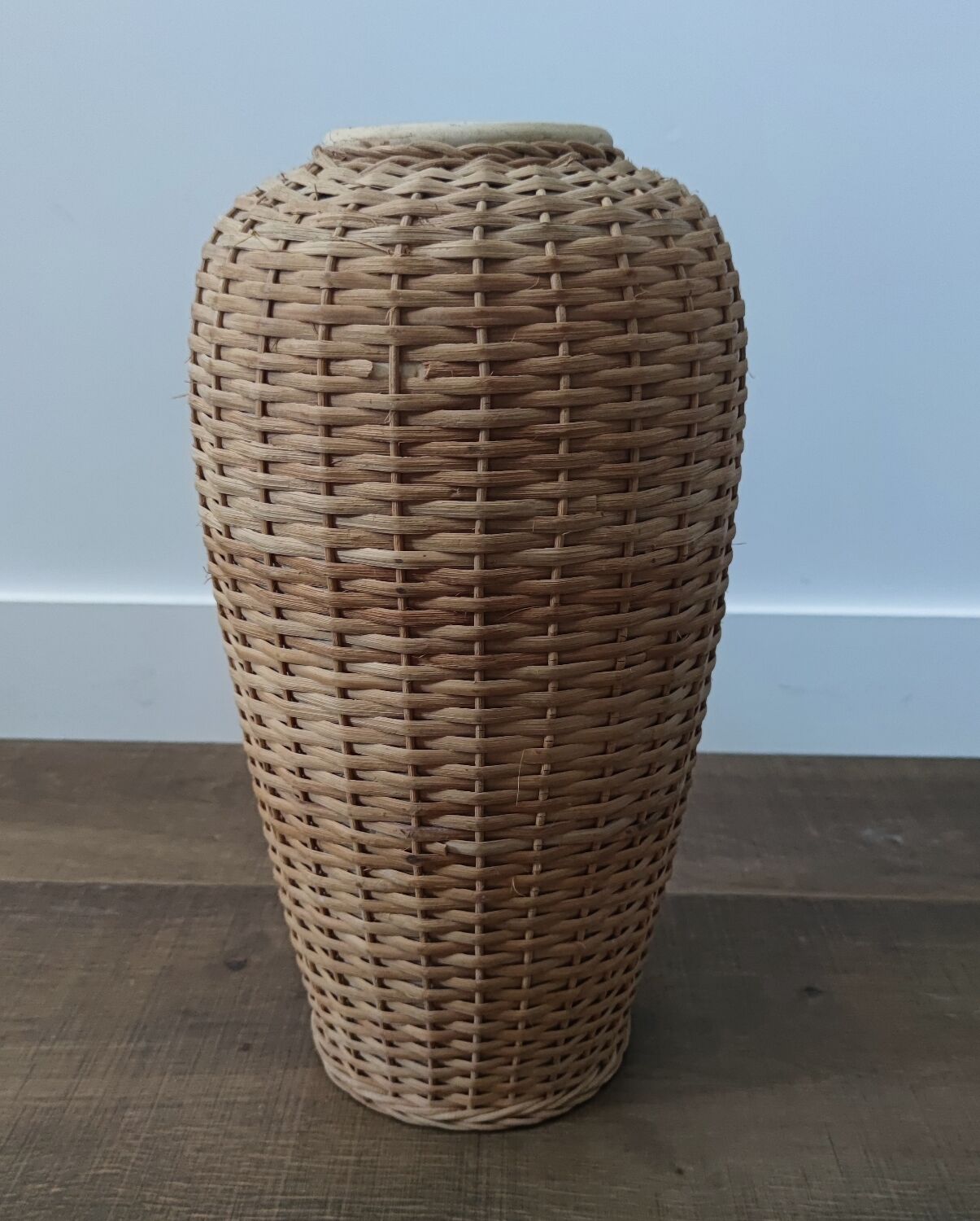 Sandstone/wicker vase
