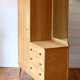 Asymmetric wardrobe