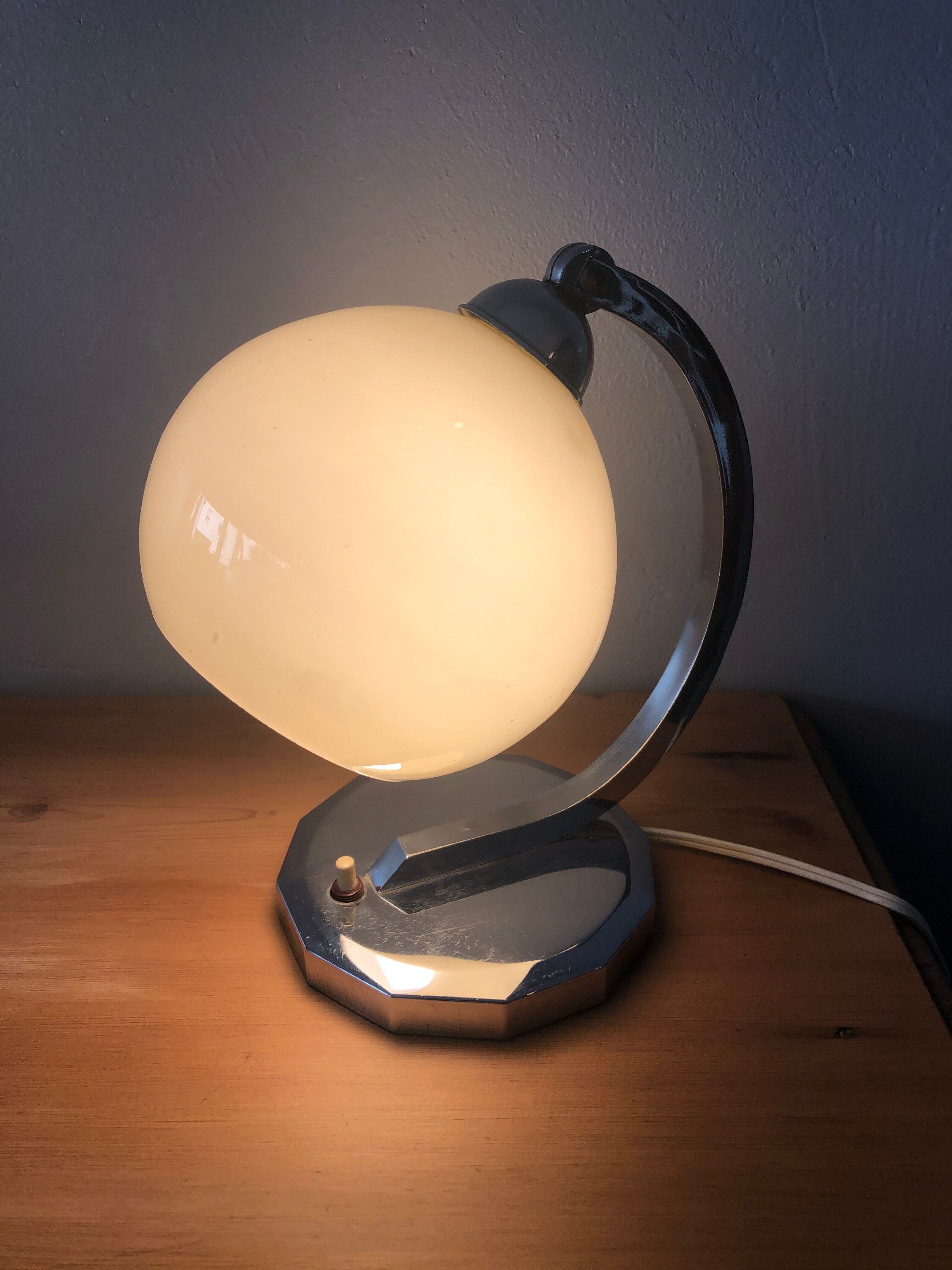 Art deco lamp