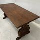 Table a manger de style Renaissance en bois massif sculpté XX siècle