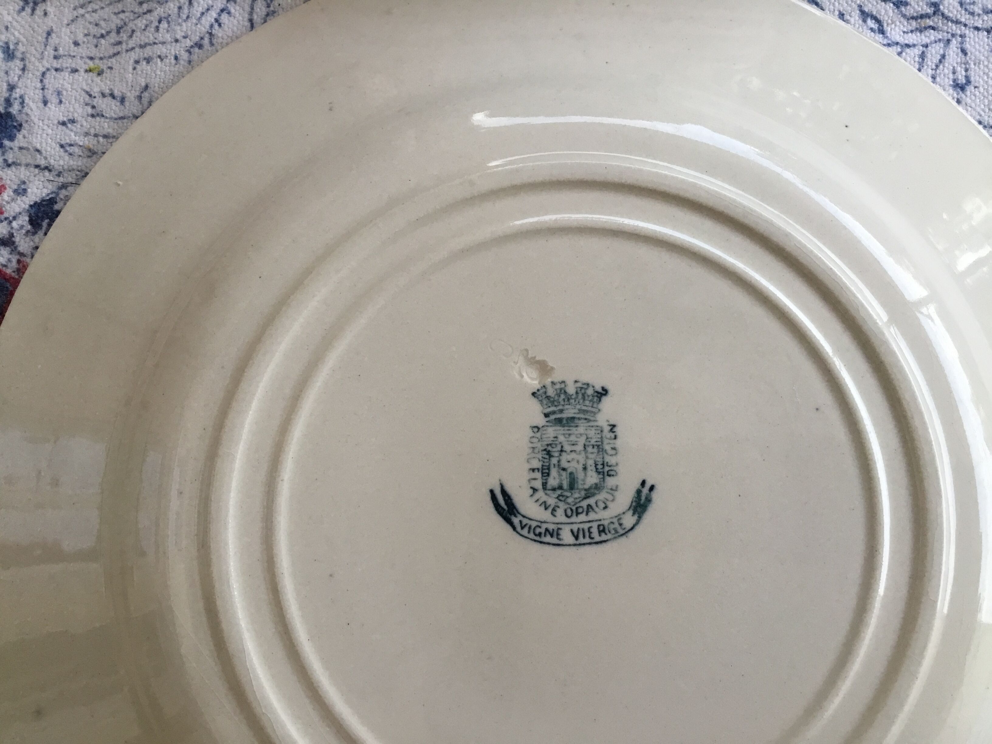 6 plates Gien theme bees and flowers