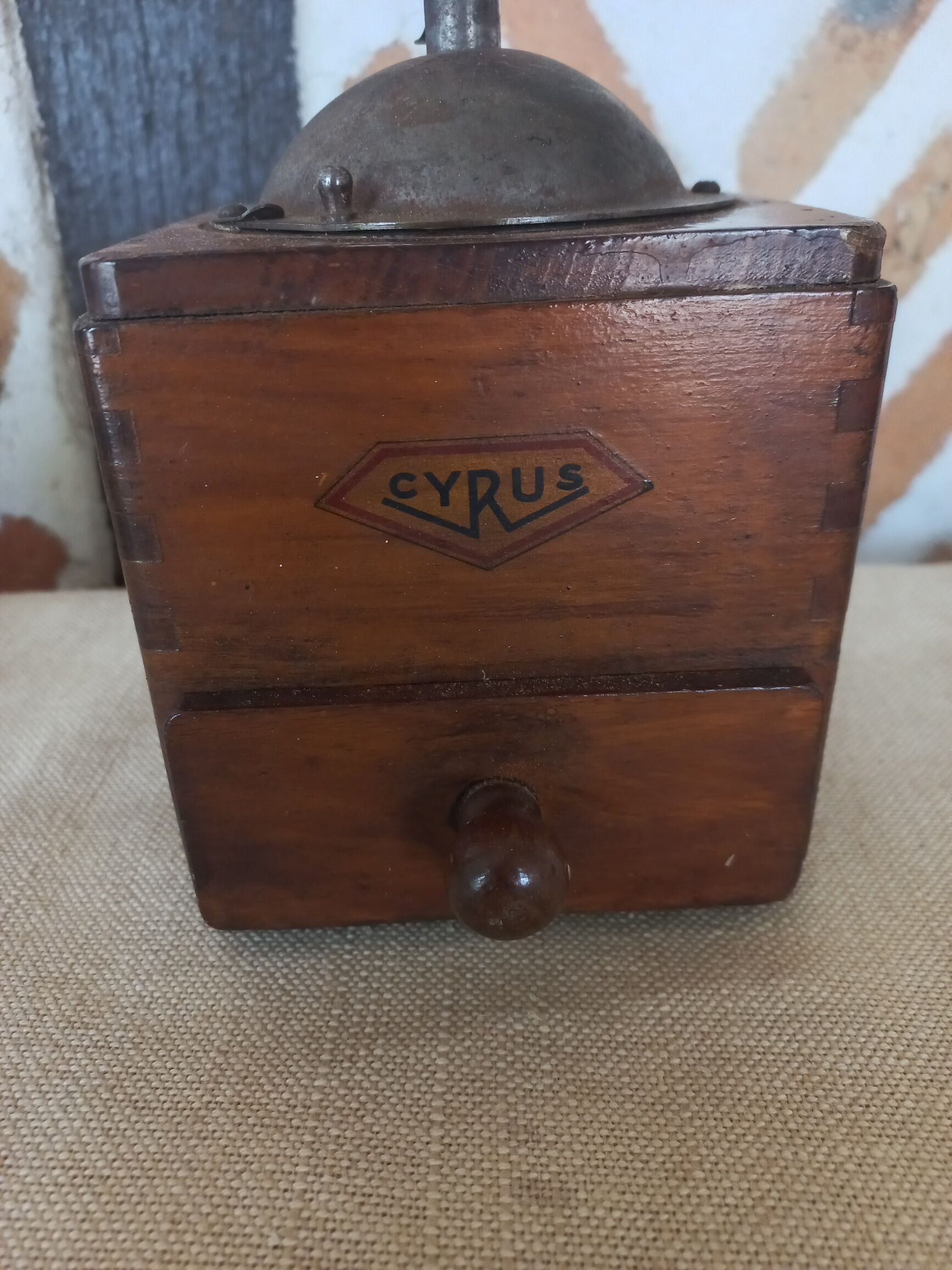 Cyrus coffee grinder 1940