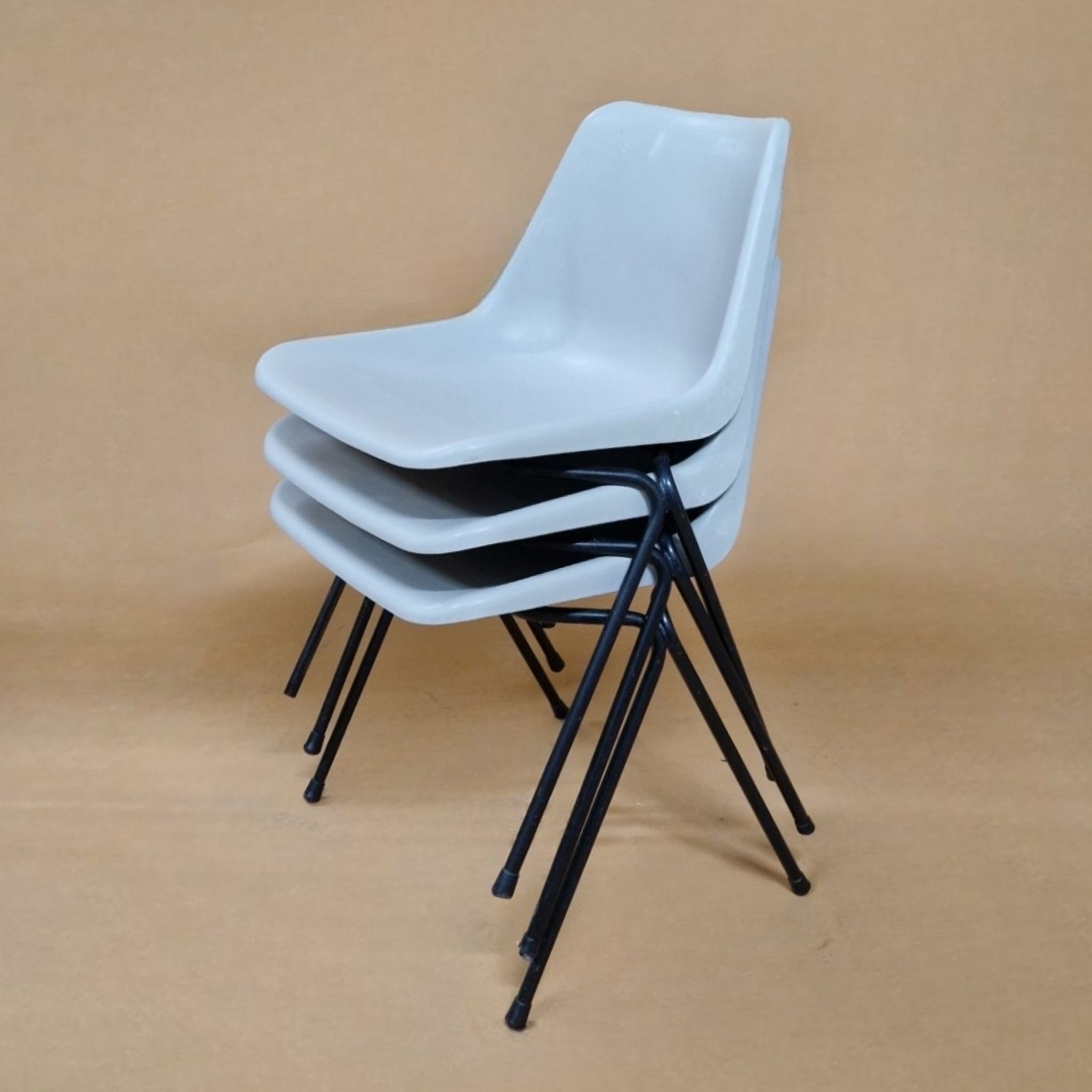 Polyprop stacking chairs by Robin Day for Tecno, Italy 1960s