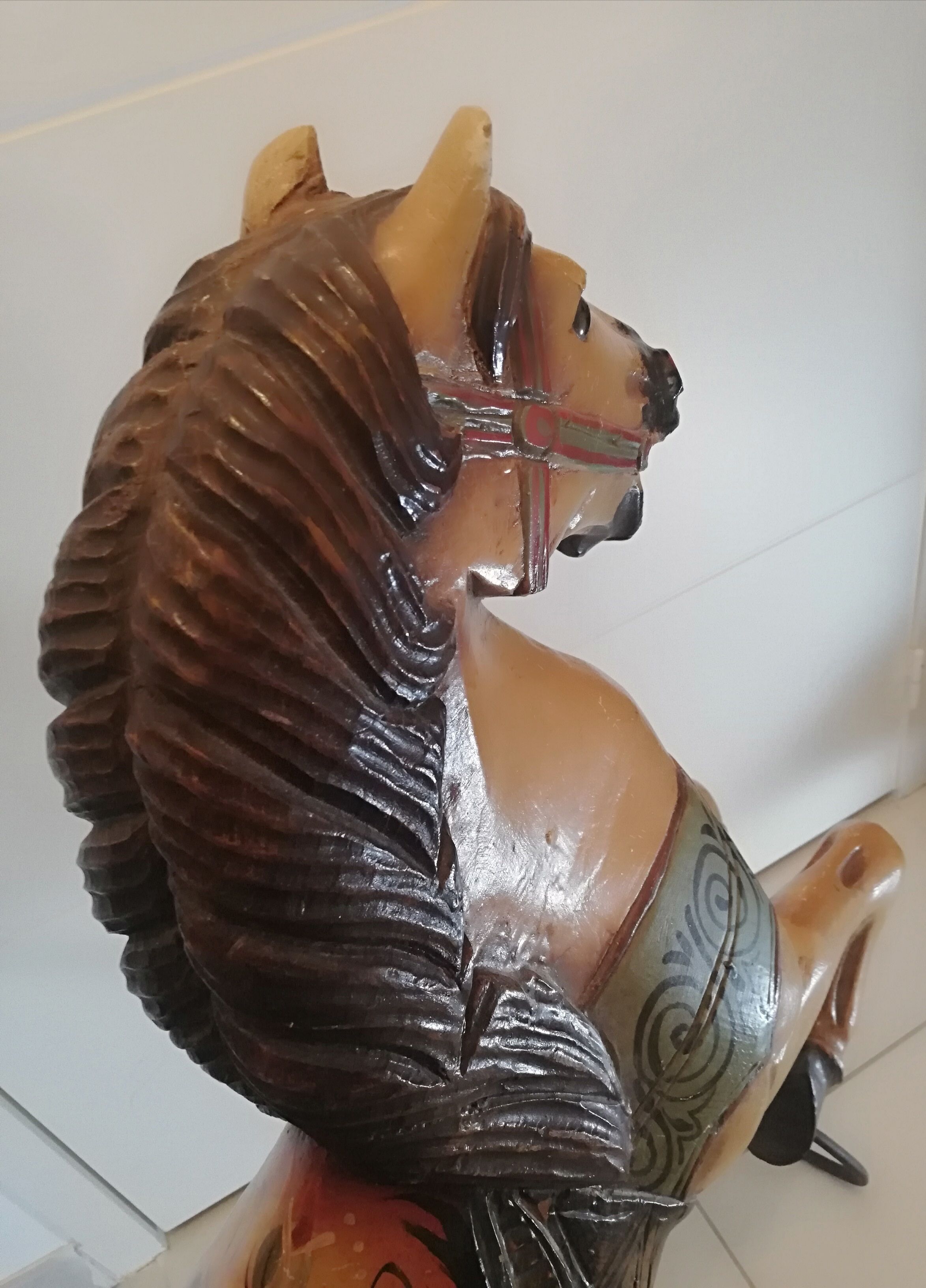 Cheval cabré de manège ou de carrousel forain en bois