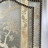 Antique Chinoiserie-style screen from the early 20th century in damask silk.