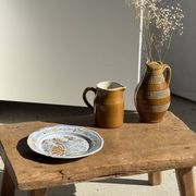 Assiette décorative ancienne IB Quimper à décor floral polychrome D24