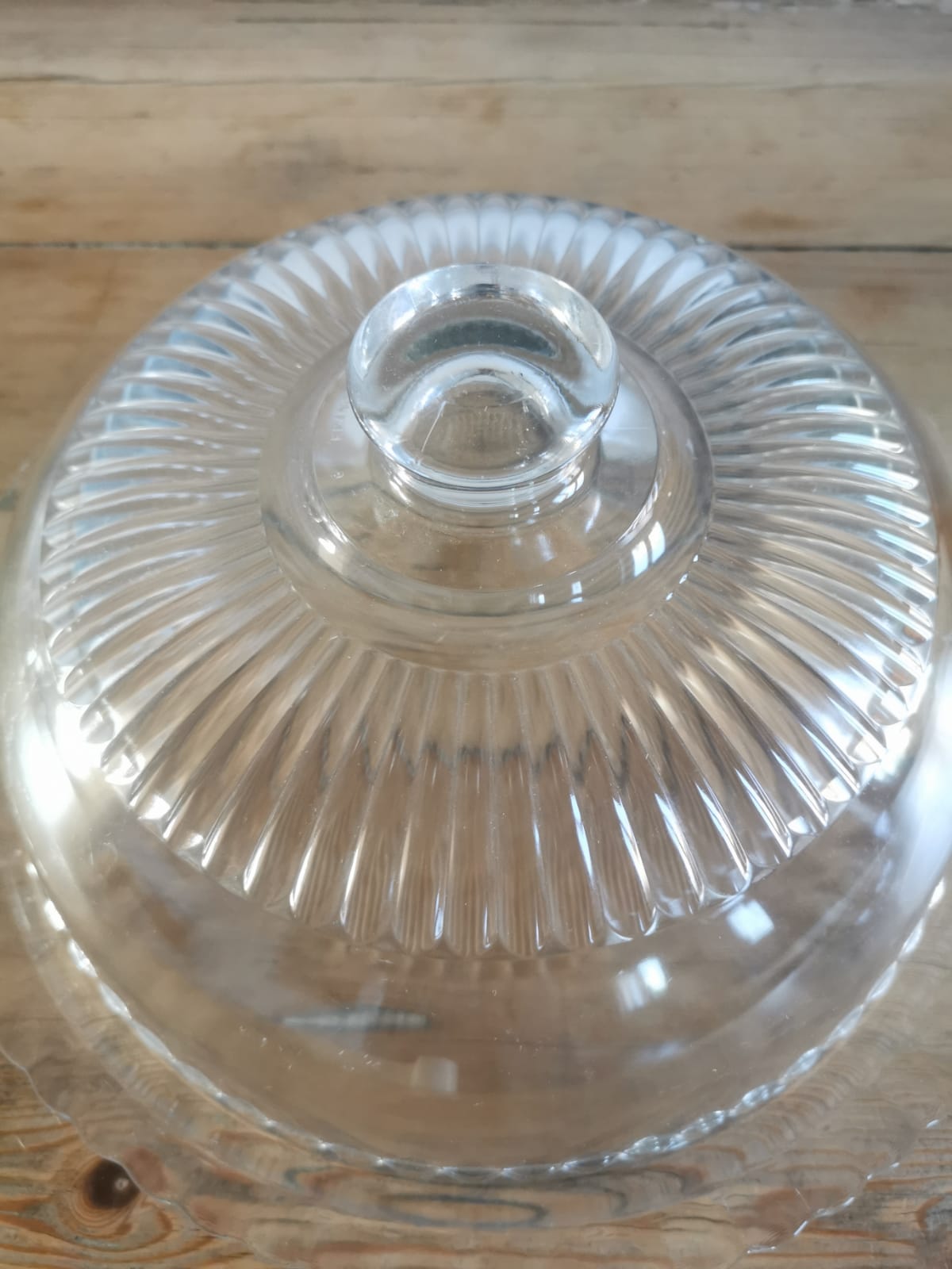 Glass arcopal cake dish with bell