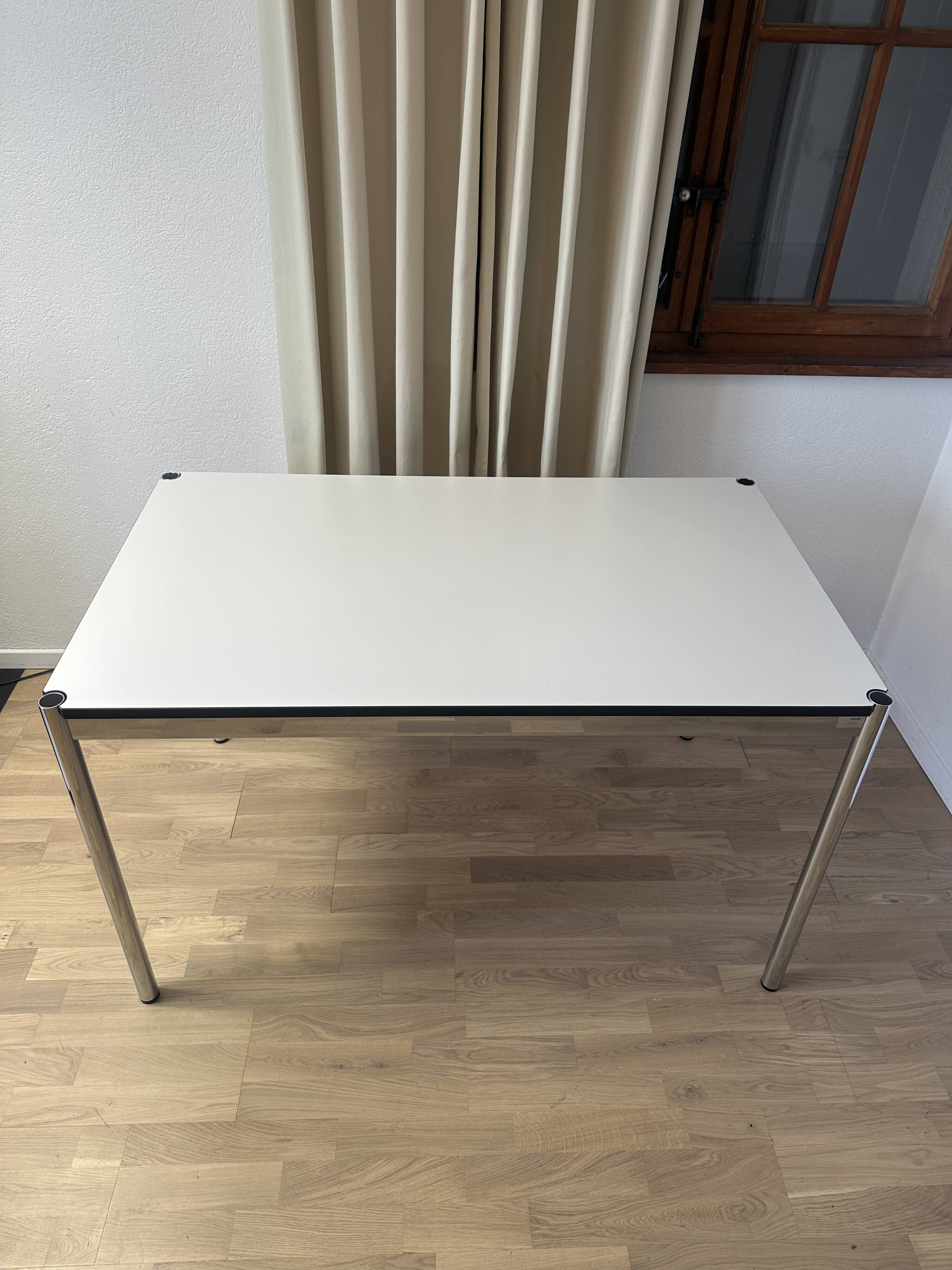 USM Haller desk in pearl grey laminate