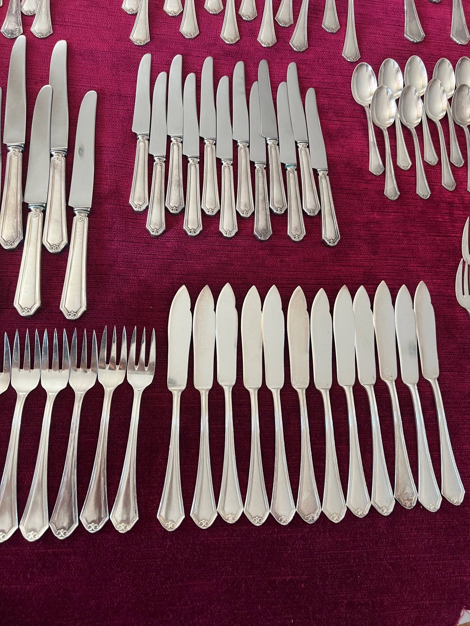 Wiskerman cutlery for 12 people - 127 pieces.