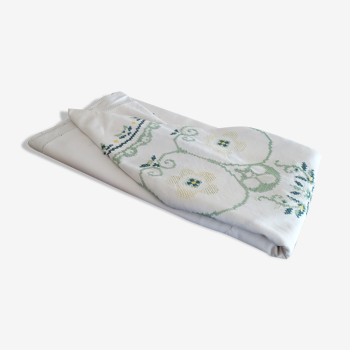 Nappe ronde brodée 160 cm en coton